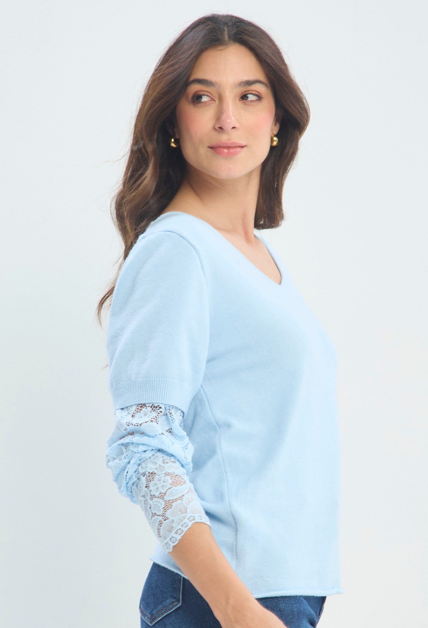 Blusa Cuello V Puños De Encaje azul celeste sale BYBLA - vista 2