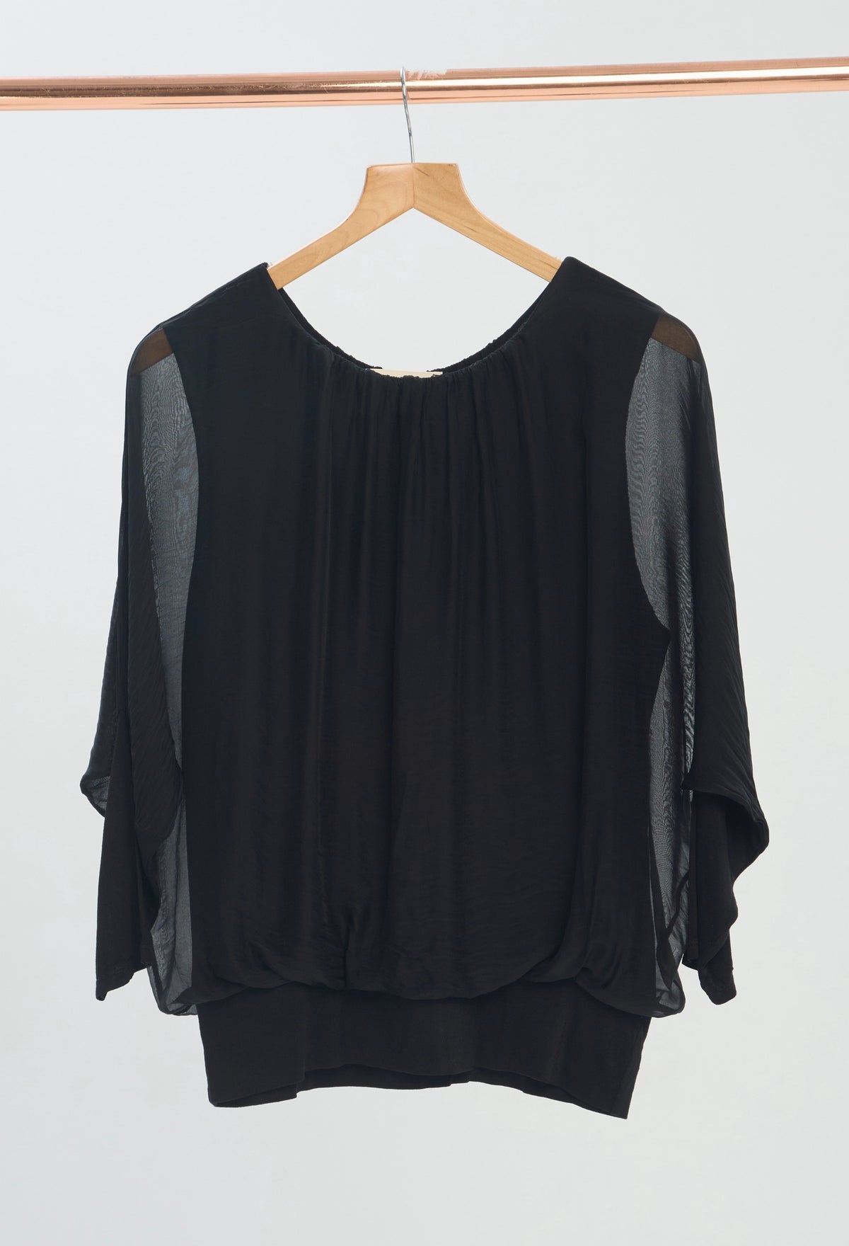 Blusa Drapeada Manga Caída Negros