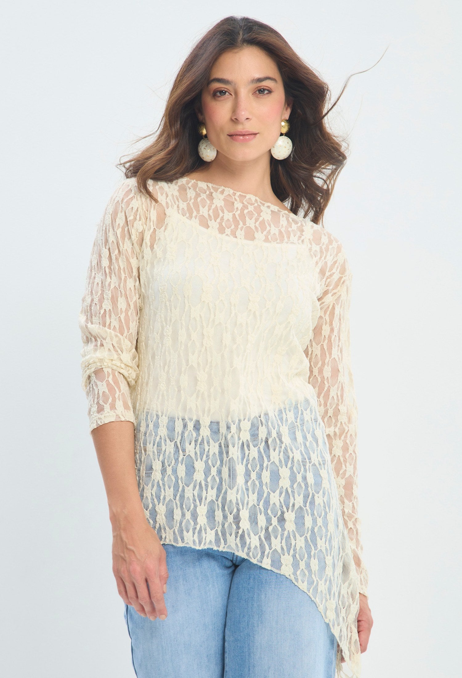 Blusa Encaje Ruedo Asimétrico crudo sale BYBLA