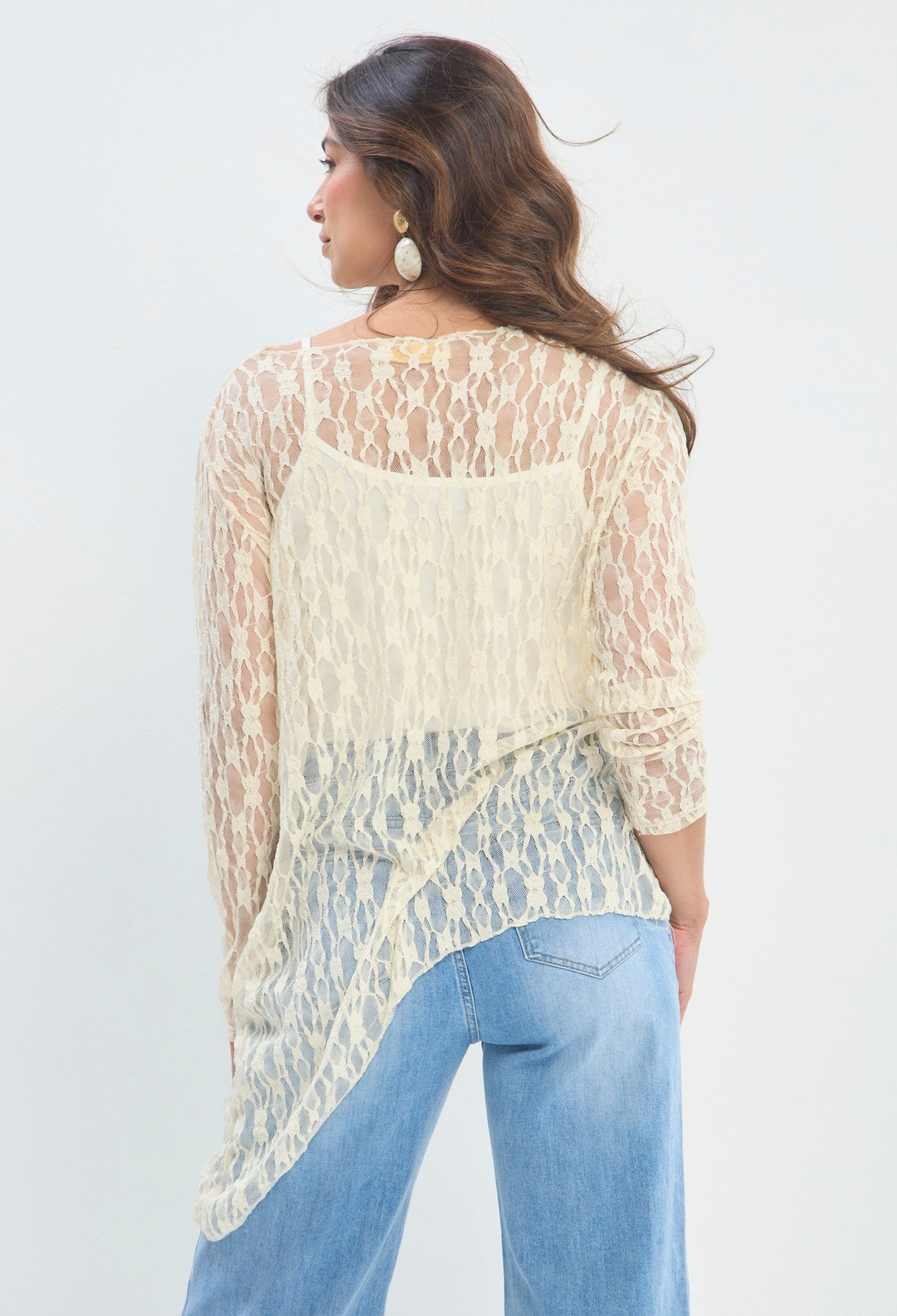 Blusa Encaje Ruedo Asimétrico crudo sale BYBLA - vista 3