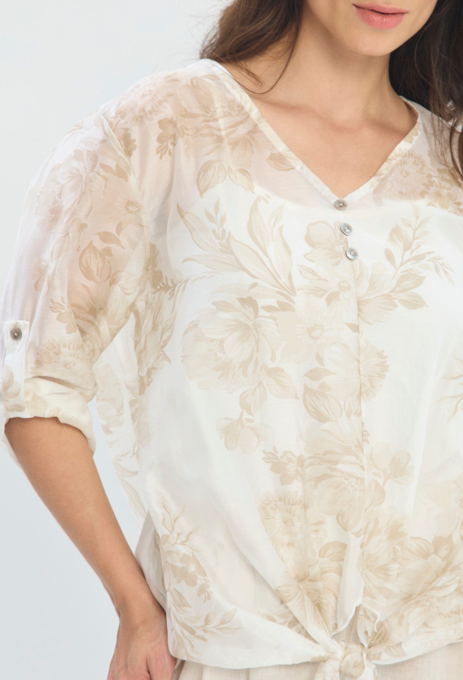 Blusa Floral Anudada beige floral BYBLA