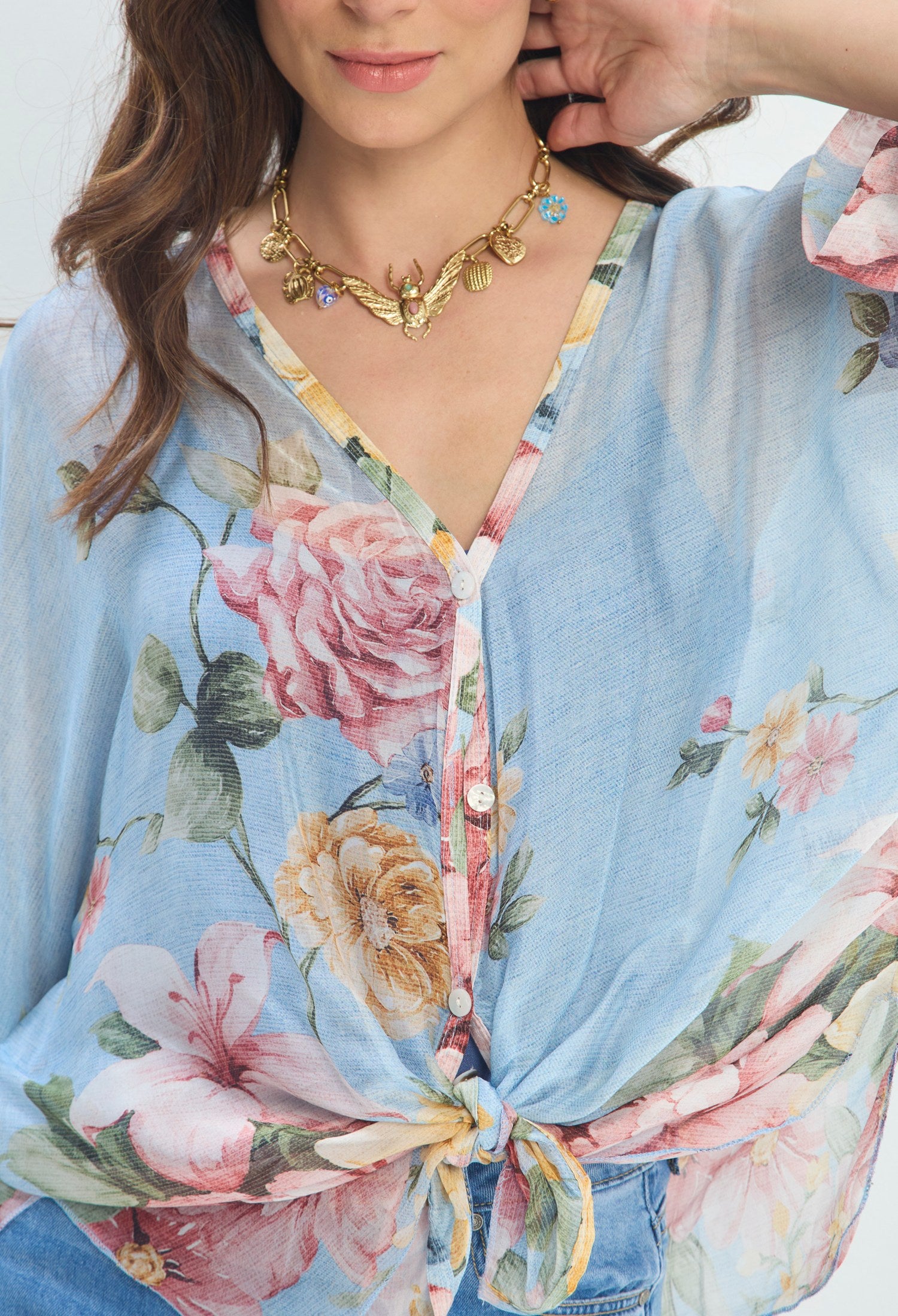 Blusa Floral Kimono Anudada celeste floral BYBLA - vista 5
