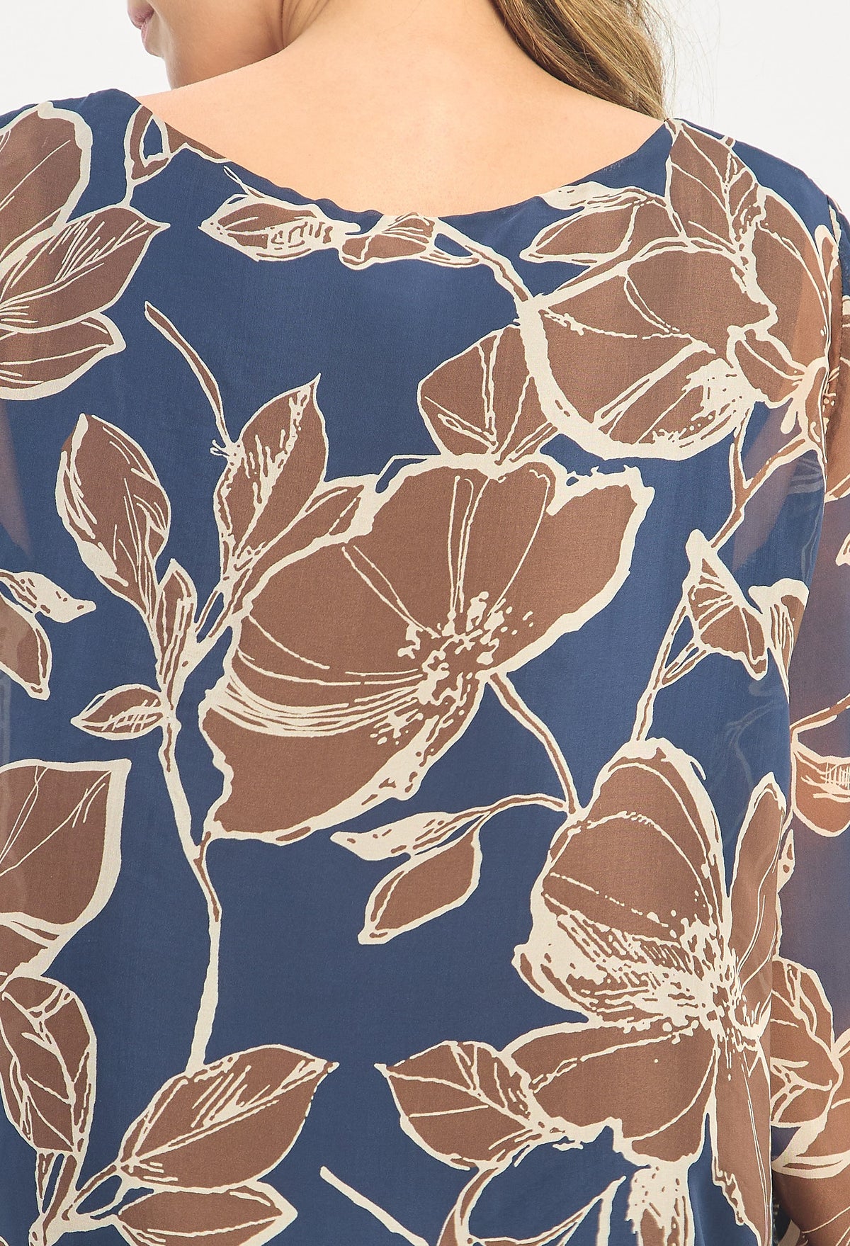 Blusa Seda Estampado Flores Azul y Café BYBLA - vista 6