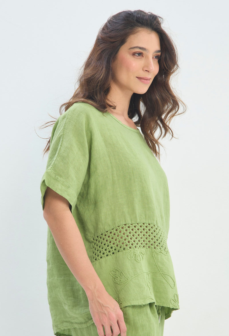 Blusa Lino Crochet Bordada verde oliva BYBLA - vista 2