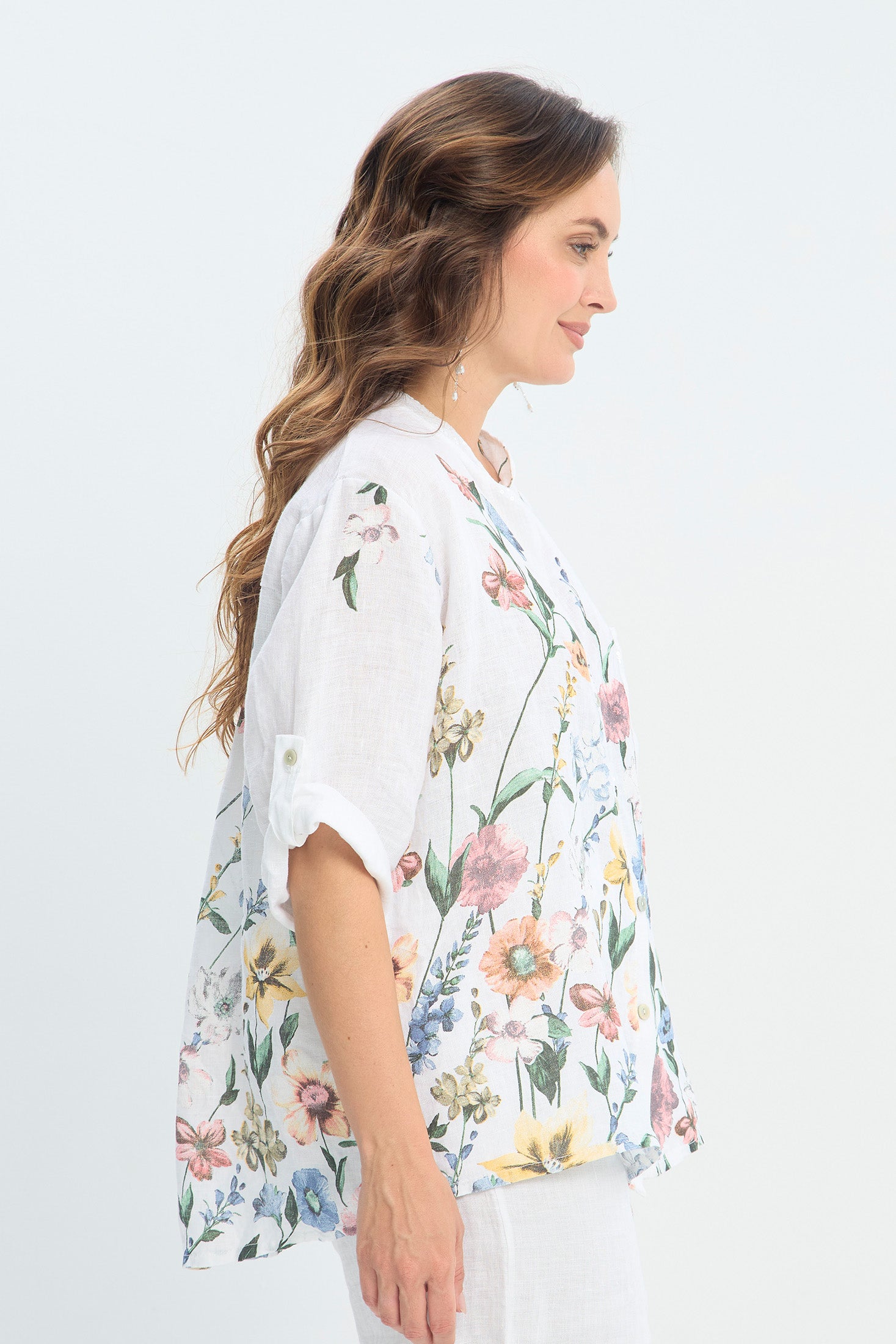 Blusa Lino Floral con Lentejuelas NEW vista 6 - BYBLA Colombia