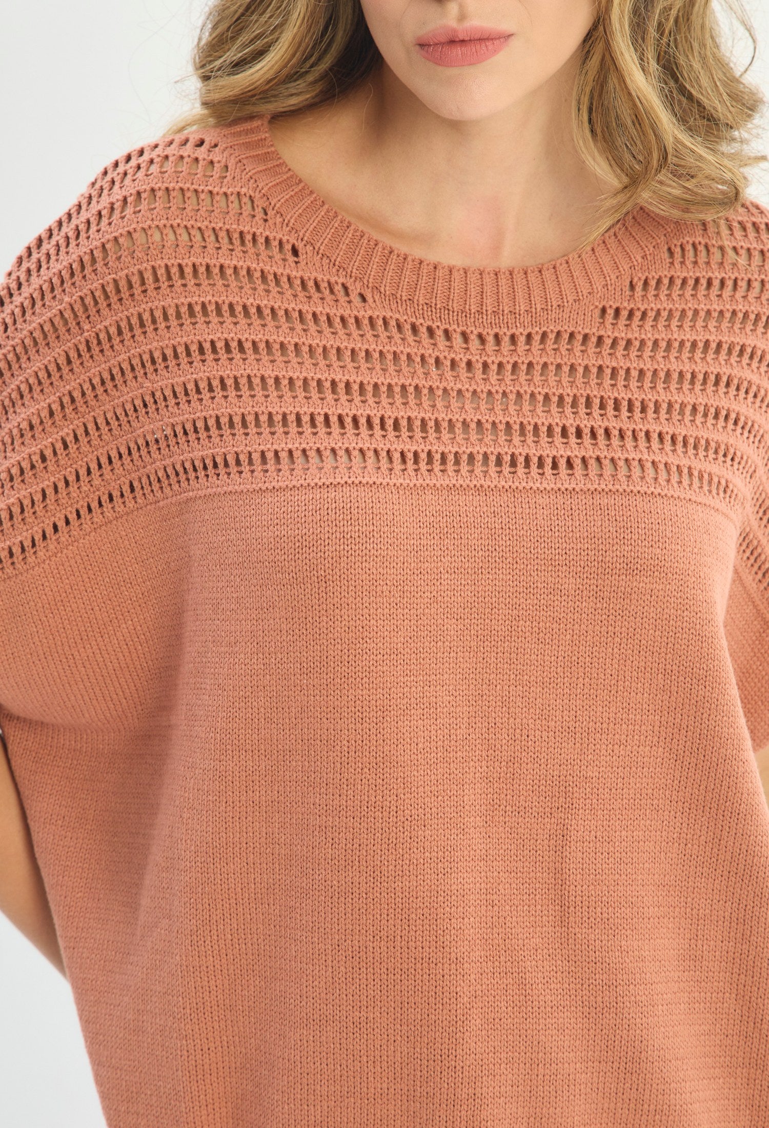 Blusa Manga Corta Marrón - BYBLA outlet - vista 3