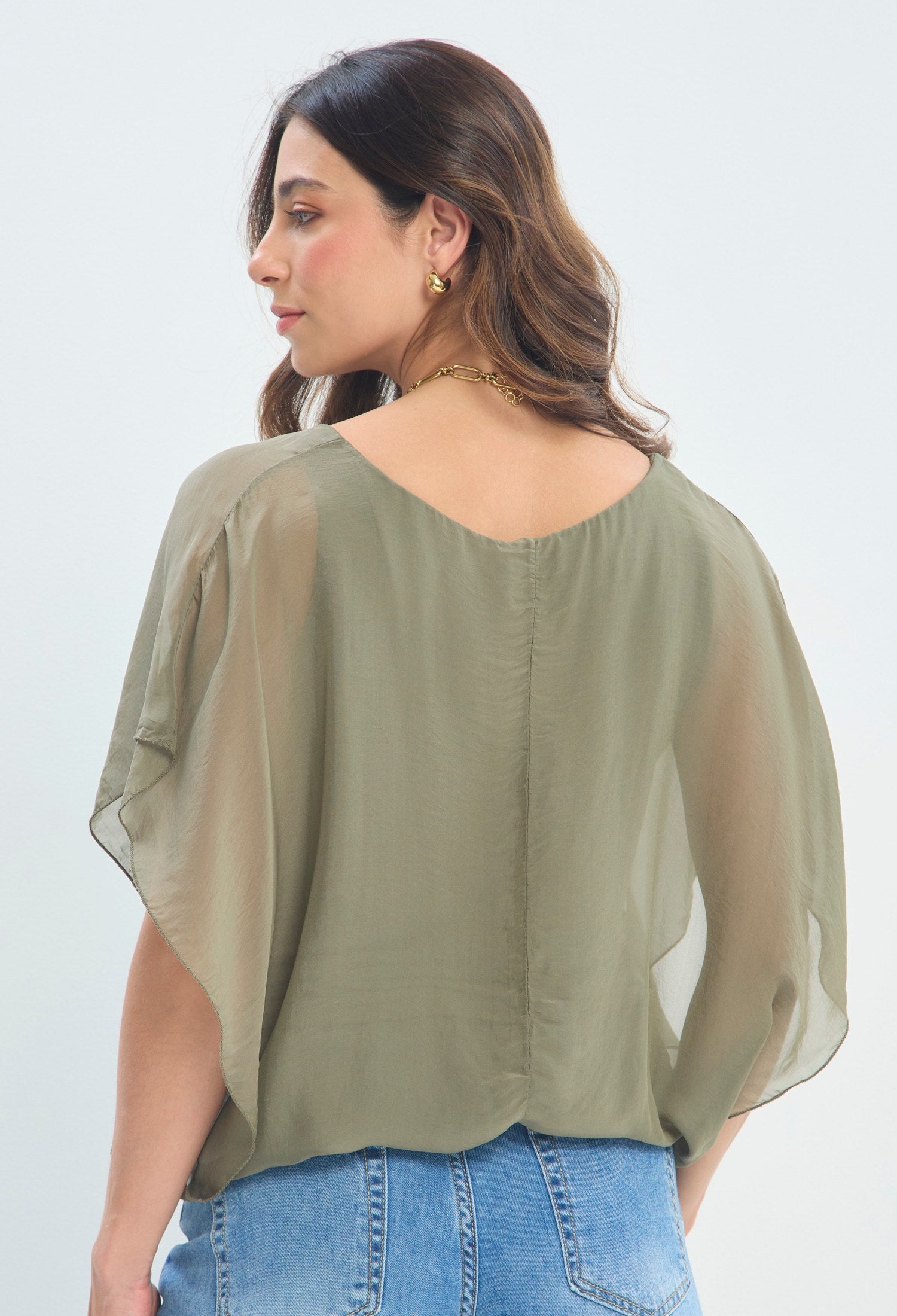 Blusa Manga Kimono Fluida verde oliva BYBLA