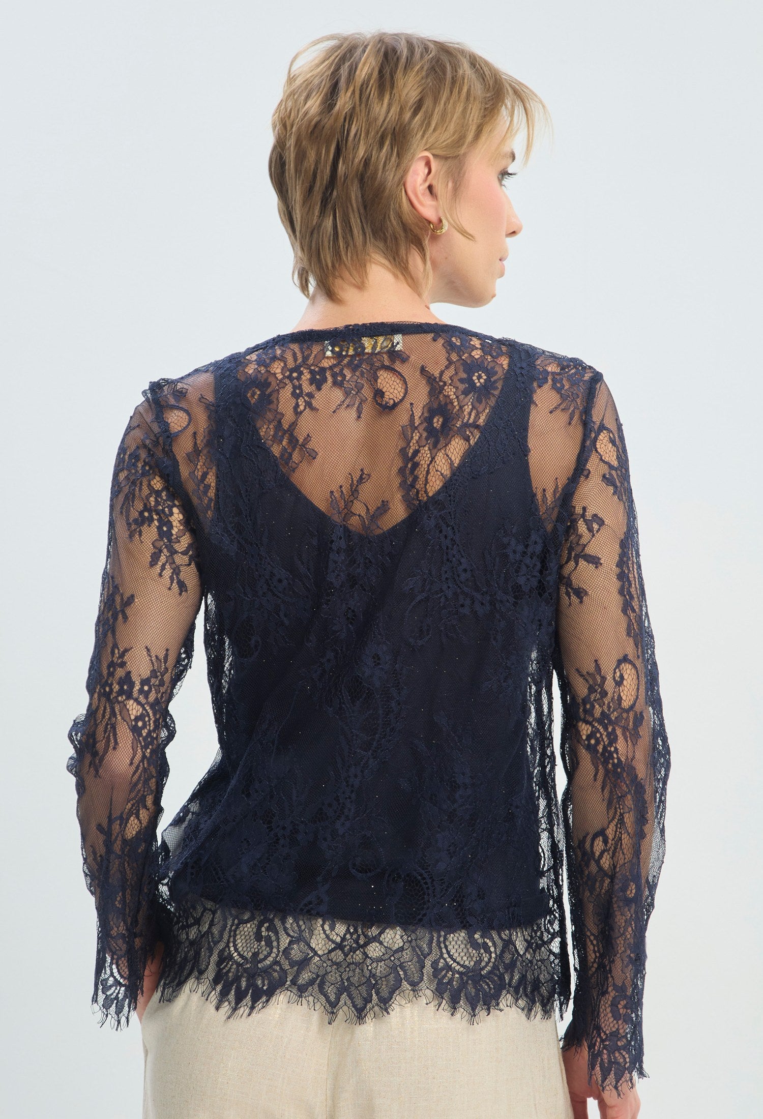 Blusa de encaje azul oscuro con transparencias BYBLA - vista 3