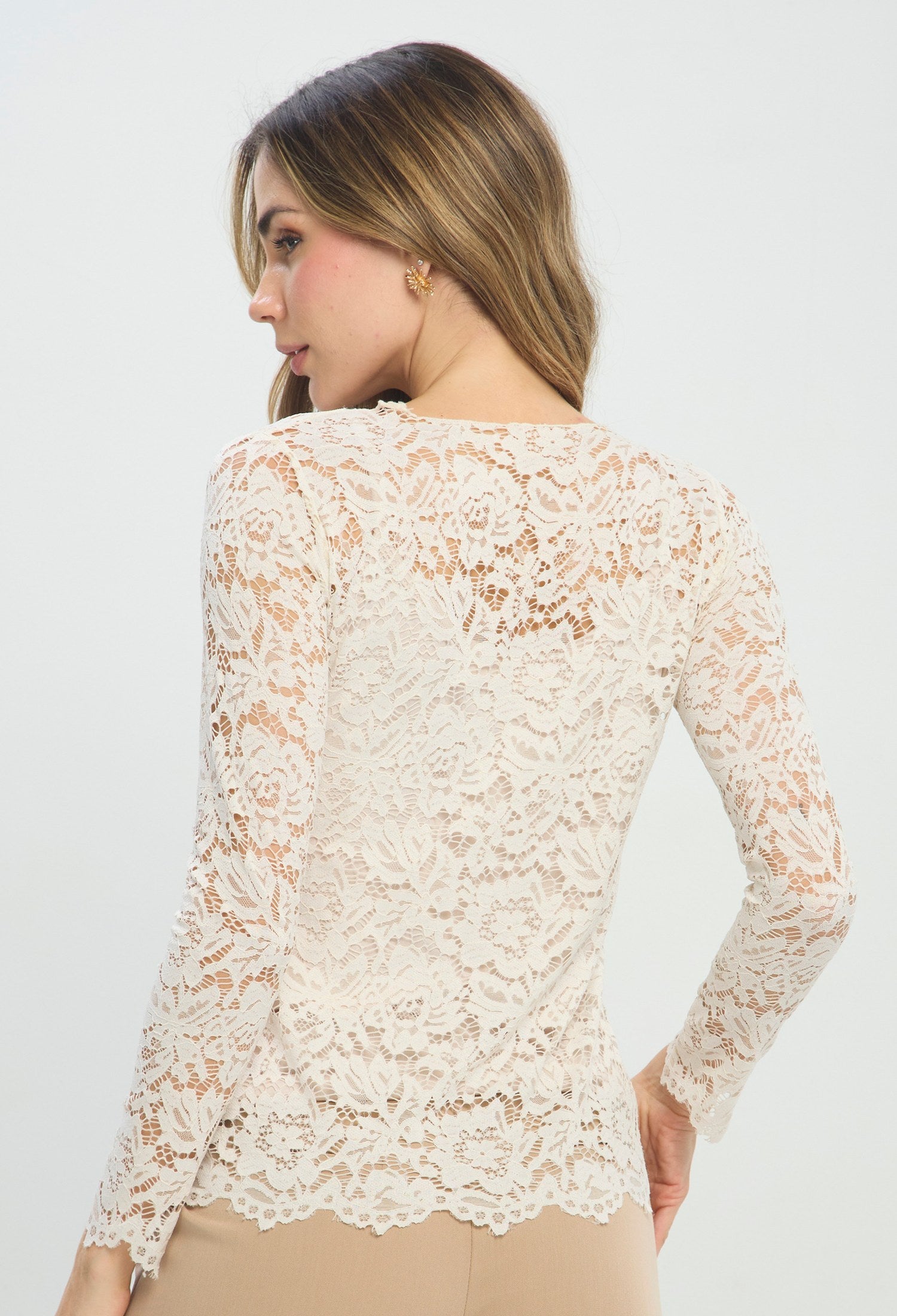 Blusa Encaje Manga Larga beige BYBLA Colombia - vista 3