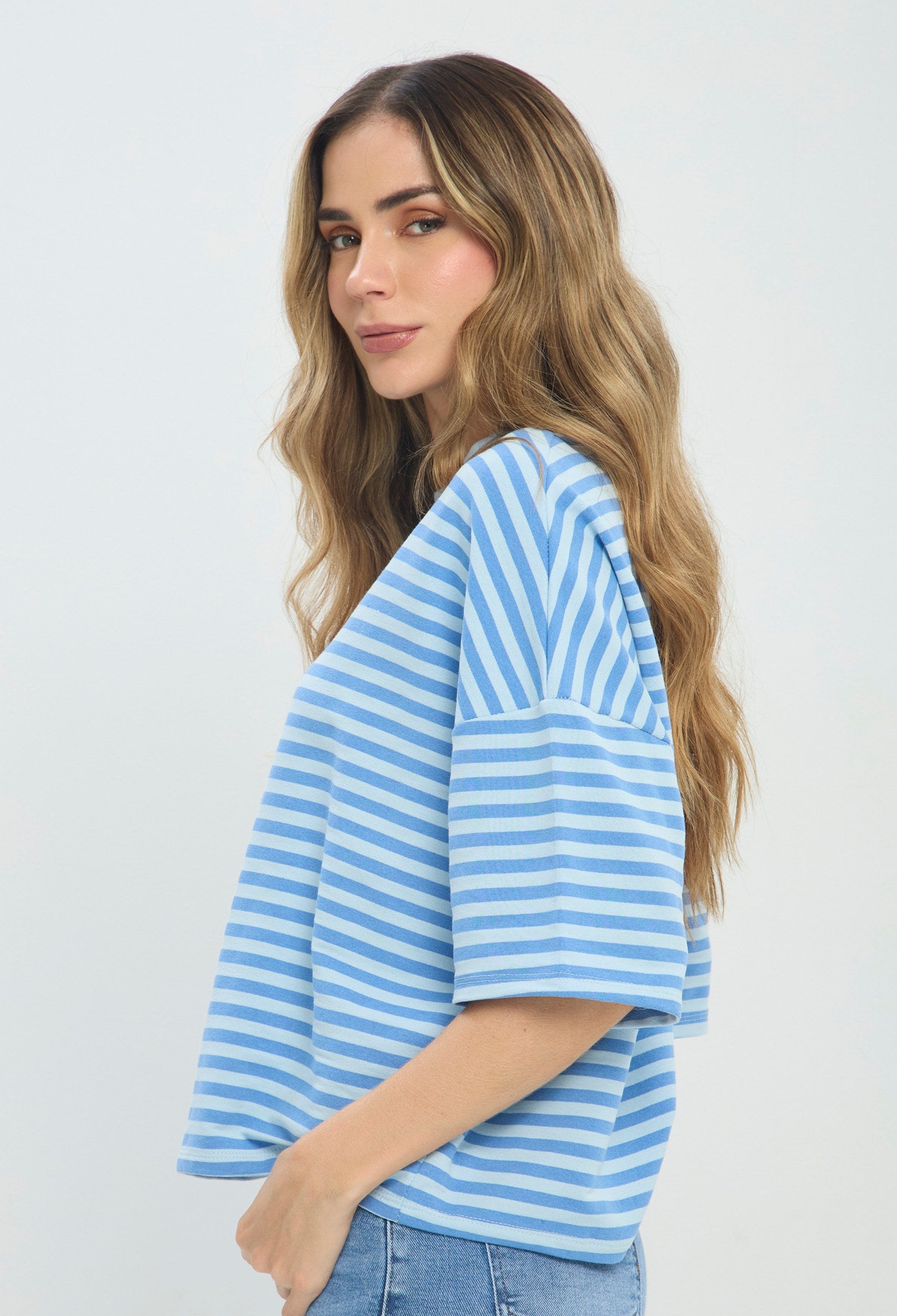 Camiseta Rayas Oversize Azul azul BYBLA Colombia - vista 2