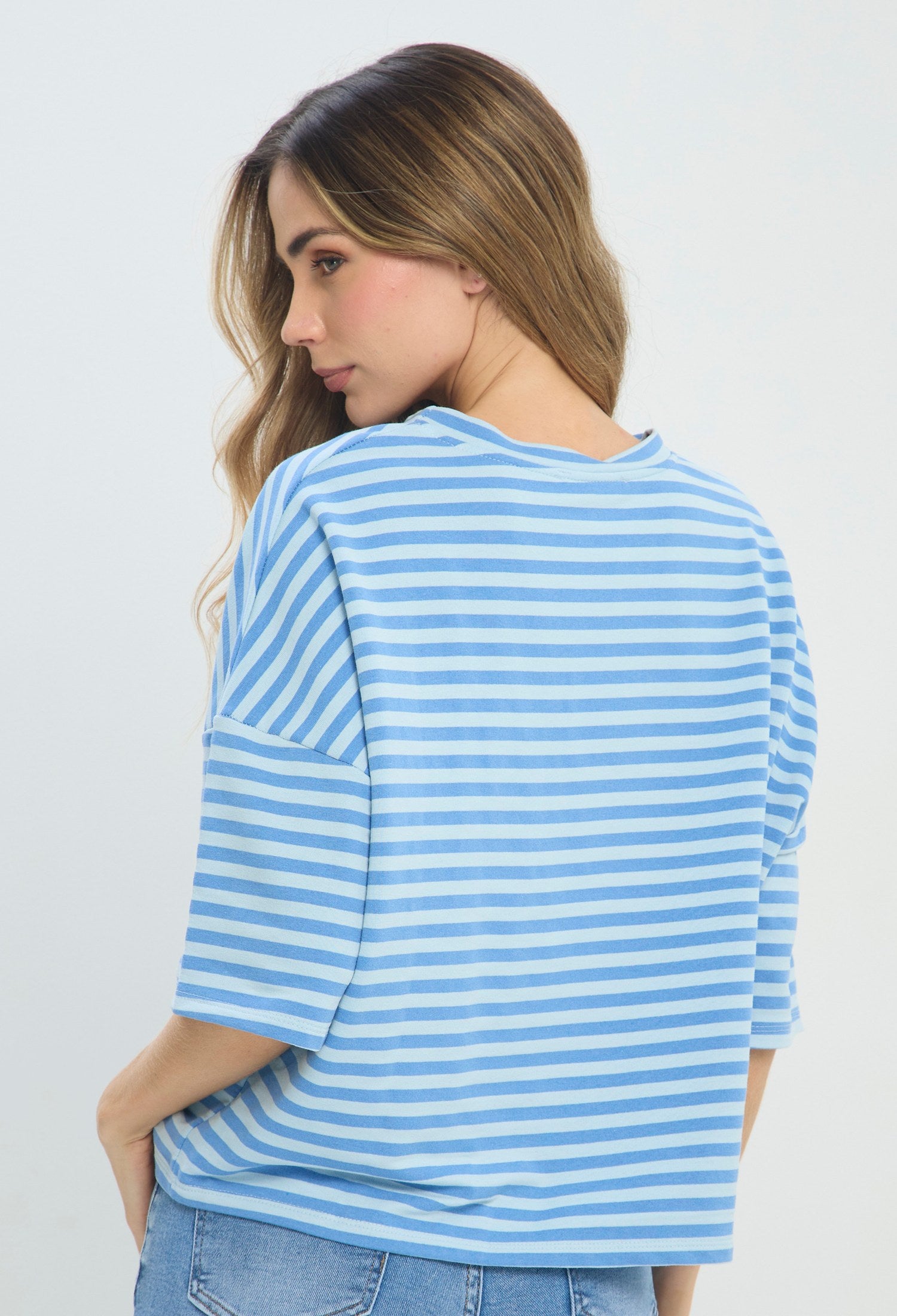 Camiseta Rayas Oversize Azul azul BYBLA Colombia - vista 3