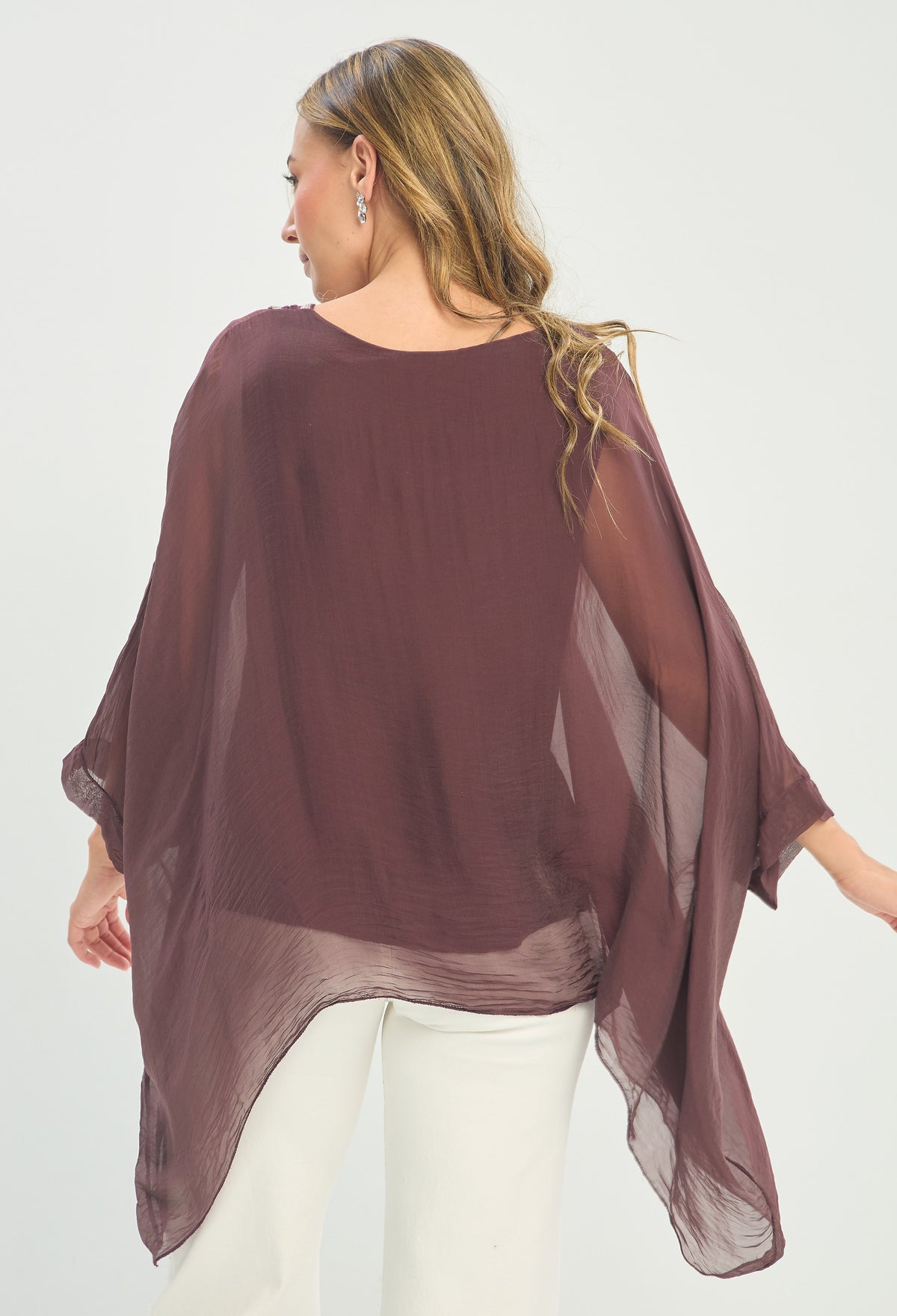 Blusa Poncho Seda Cuello V con Lentejuelas uva BYBLA