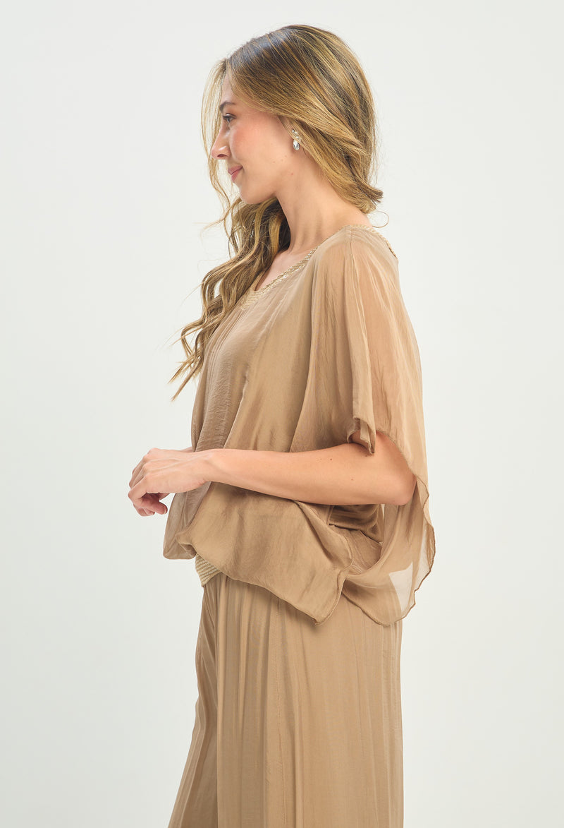 Blusa Seda Cuello de Lentejuelas camel BYBLA