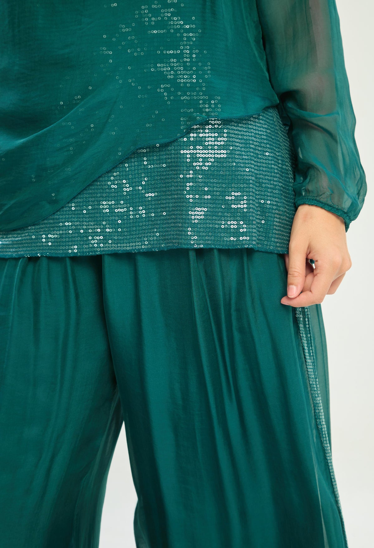Blusa Seda Manga Larga Lentejuelas Verde Esmeralda BYBLA - vista 4