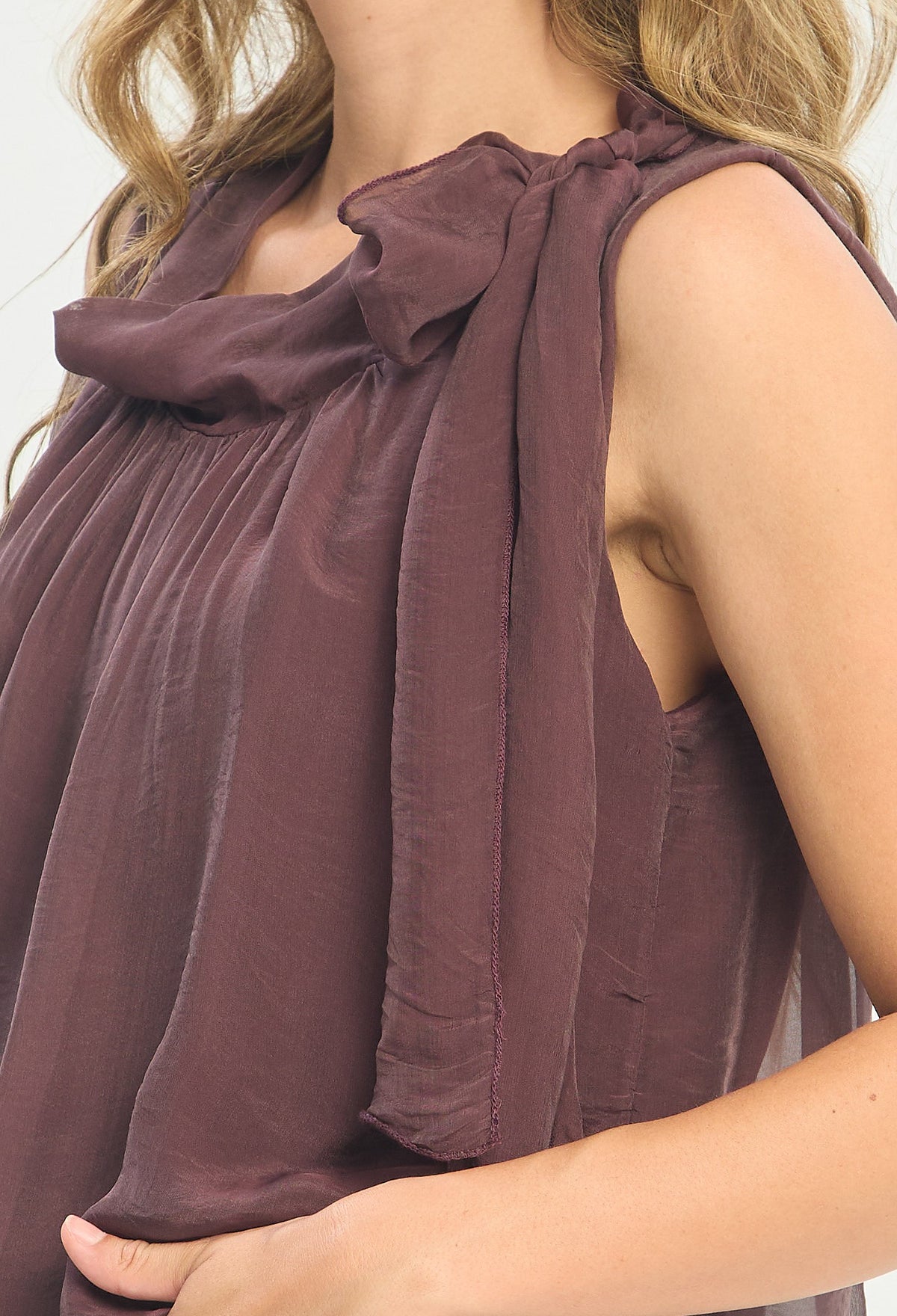 Blusa Seda Manga Sisa Lazo al Hombro uva BYBLA