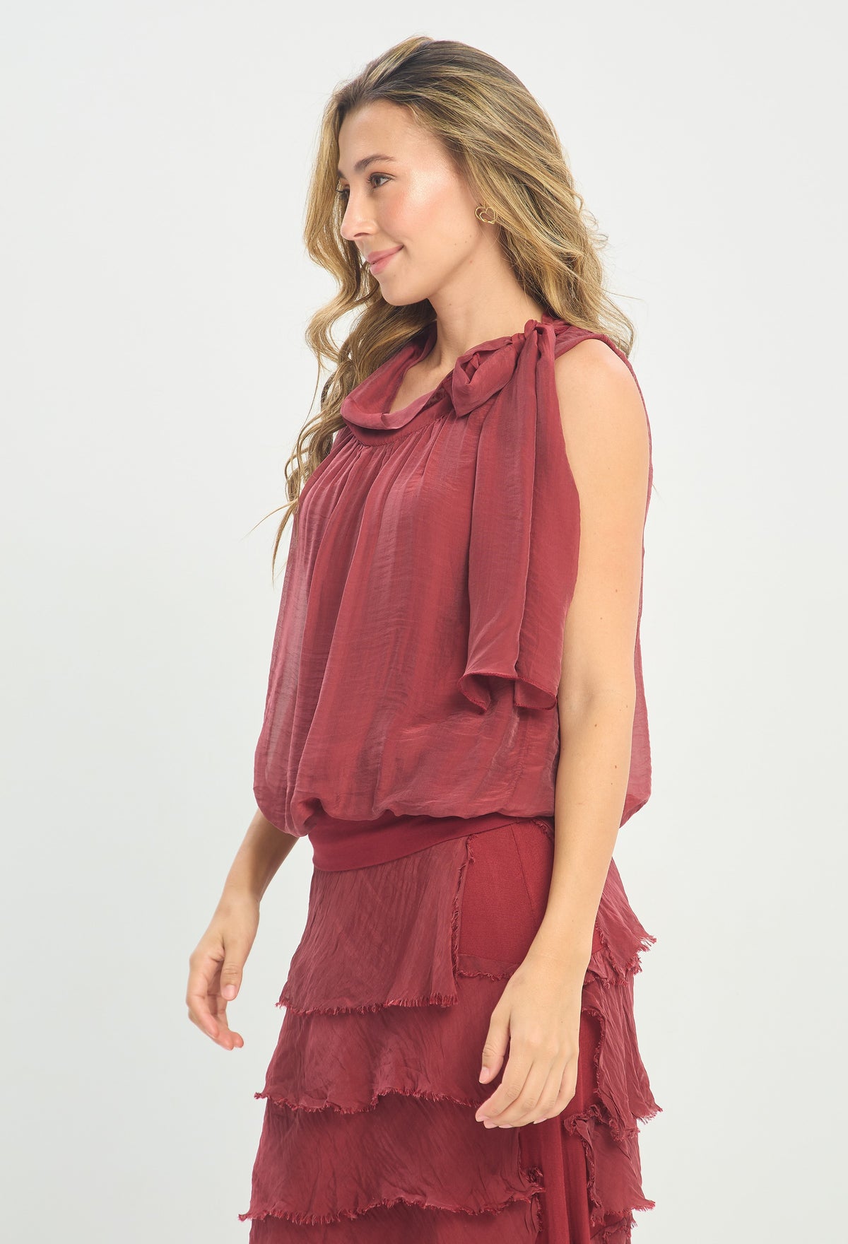 Blusa Seda Manga Sisa Lazo al Hombro vinotinto BYBLA
