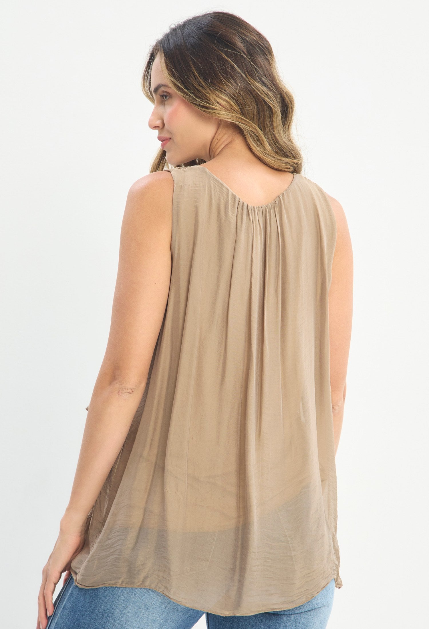 Blusa Sin Mangas Marrón - BYBLA outlet - vista 3