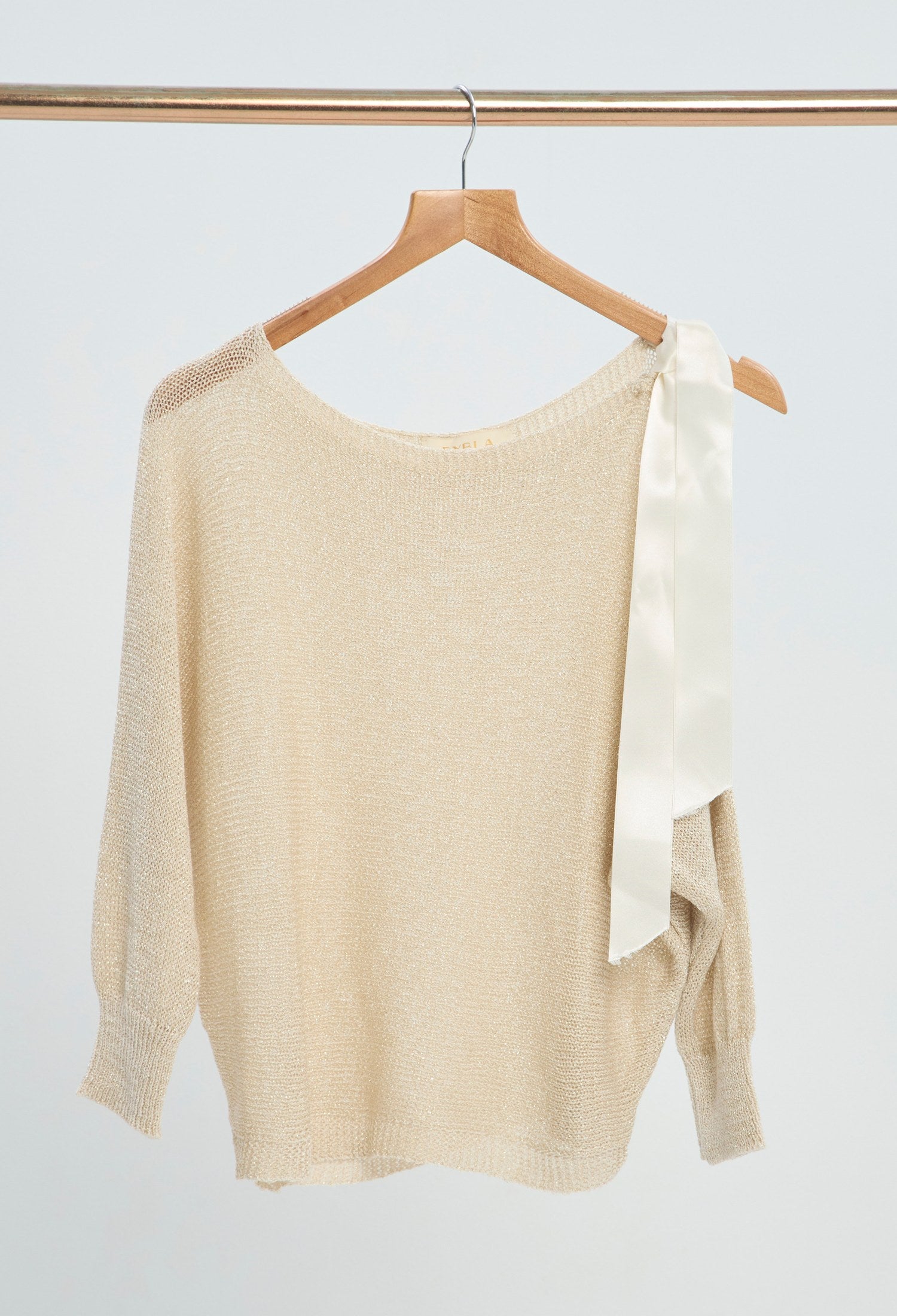 Blusa Tejida Hombro Descubierto beige dorado BYBLA