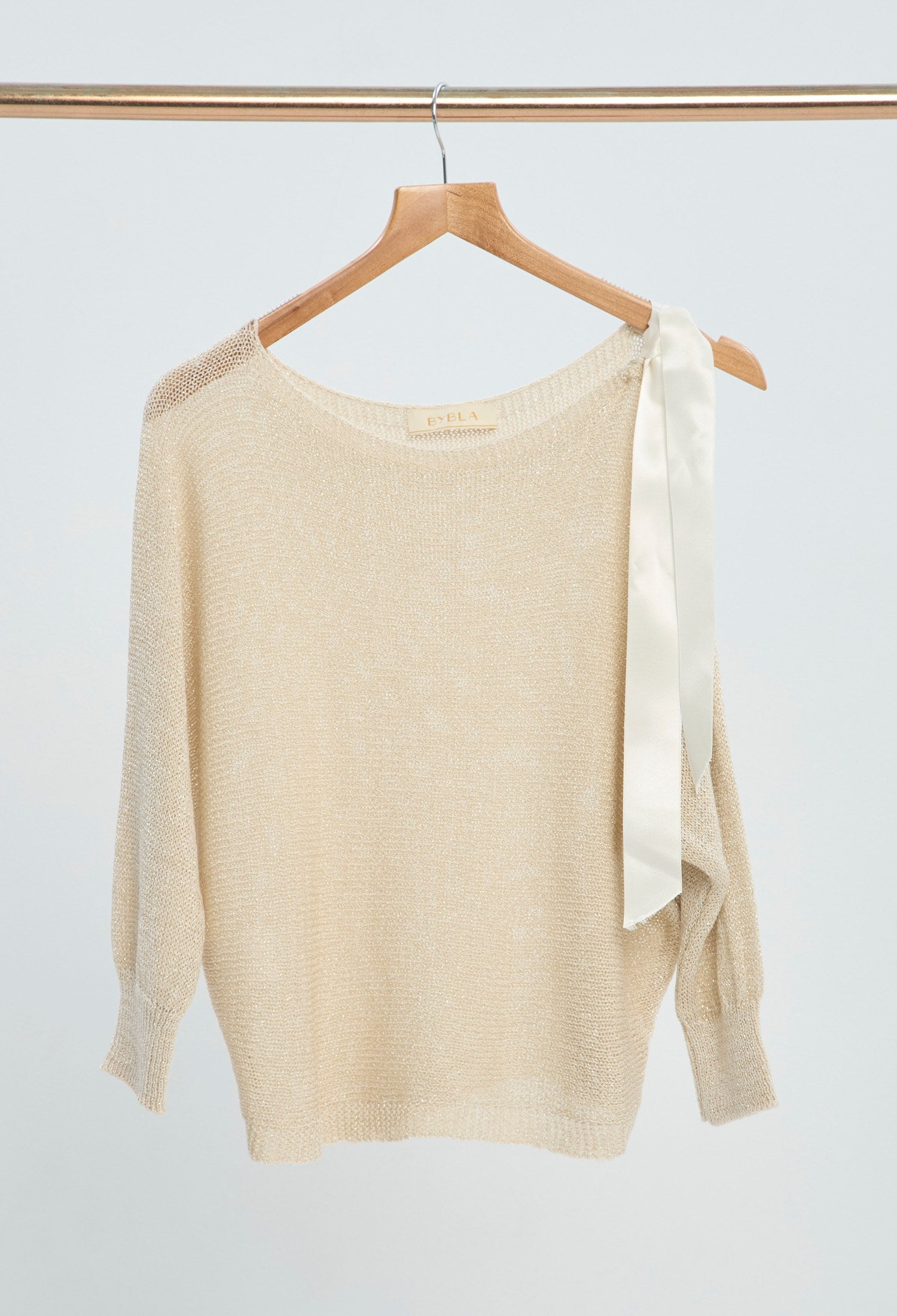 Blusa Tejida Hombro Descubierto beige dorado BYBLA