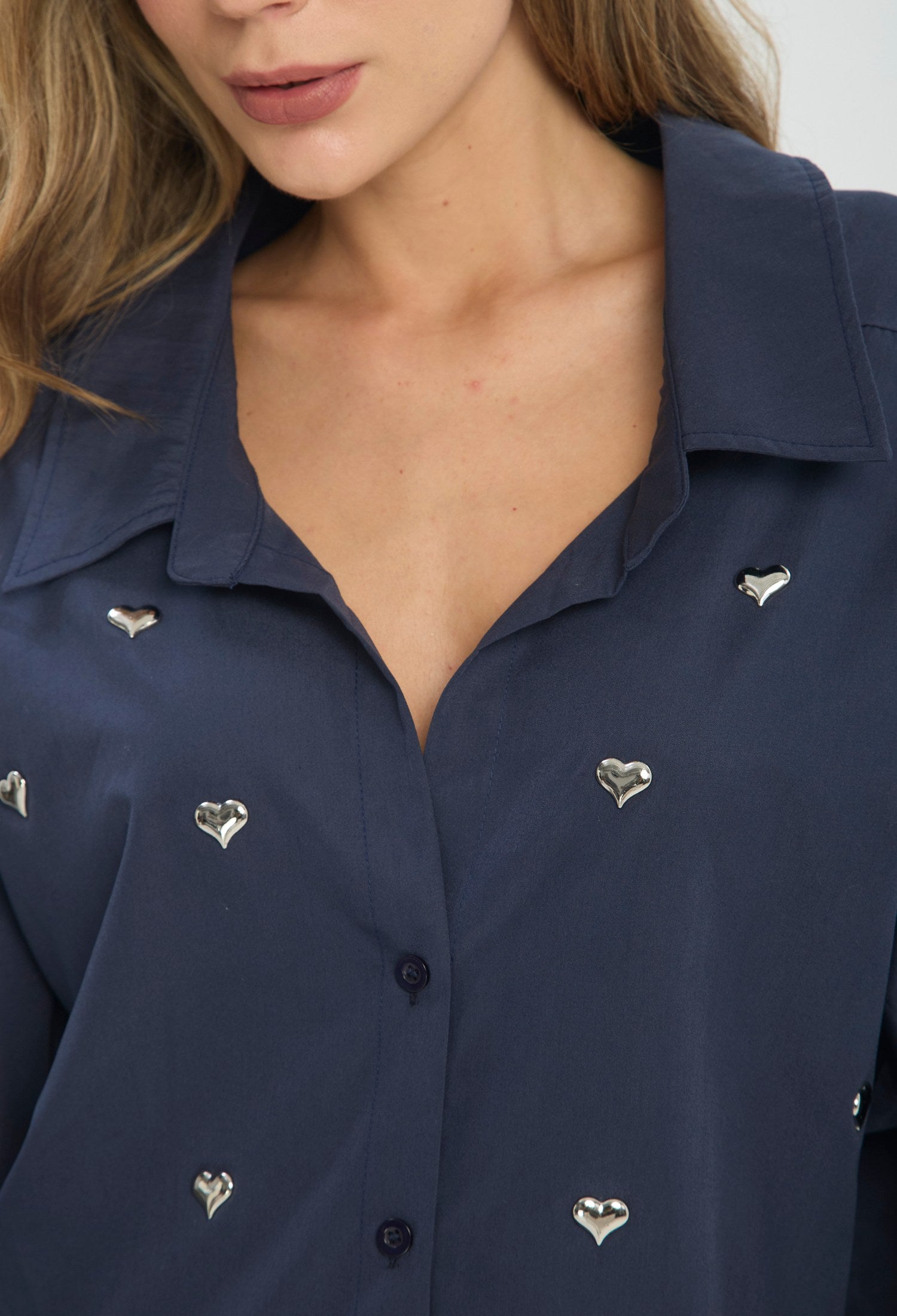 Camisa Oversize Bordados azul BYBLA Colombia - vista 5