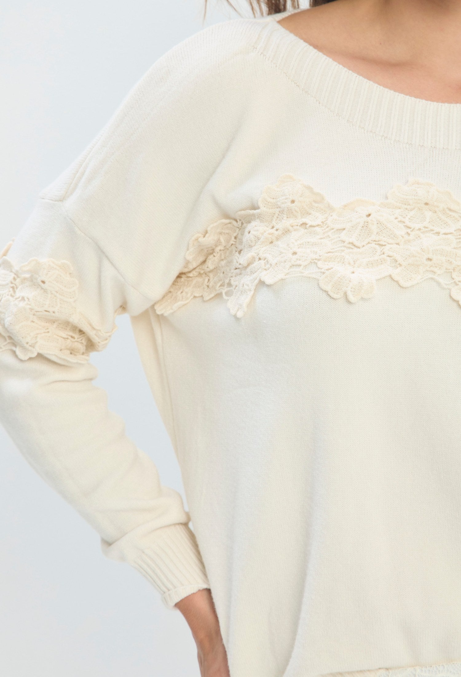 Buzo Crochet Floral crudo sale BYBLA - vista 4