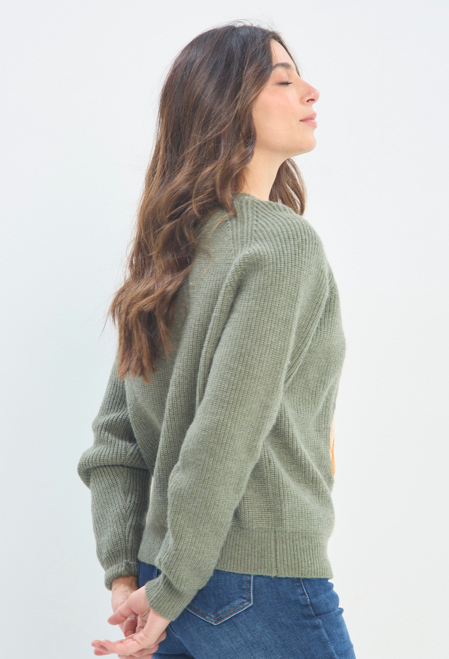 Buzo Tejido Caballo Bordado verde militar sale BYBLA - vista 4