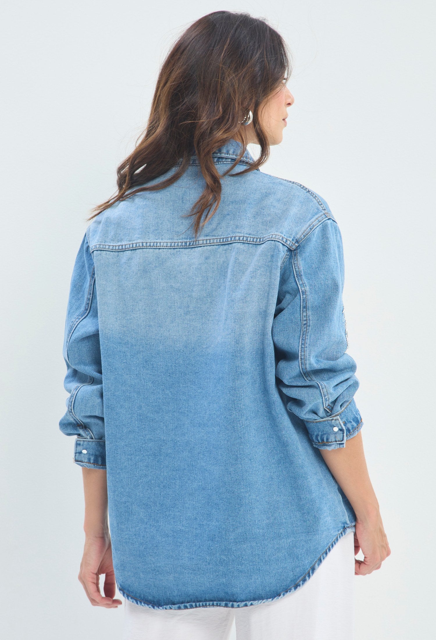 Camisa Denim Bordado Fuegos azul denim BYBLA - vista 3