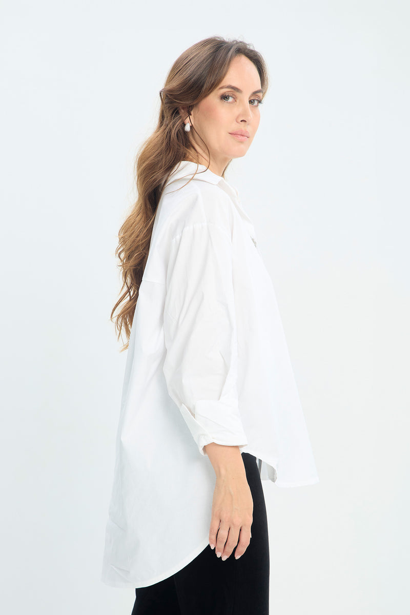 Camisa Oversize Decorada en Piedras NEW vista 2 - BYBLA Colombia