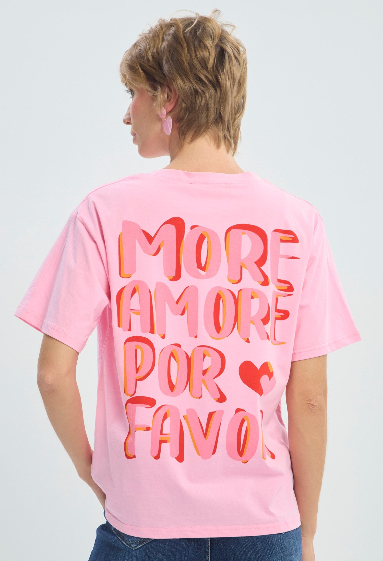 Camiseta rosa con mensaje More Amore Por Favor BYBLA - vista 3