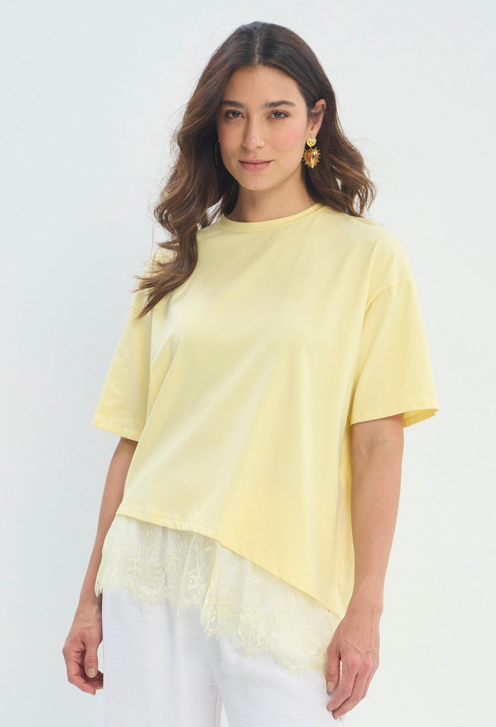 Camiseta Oversize Bajo De Encaje amarillo mantequilla sale BYBLA
