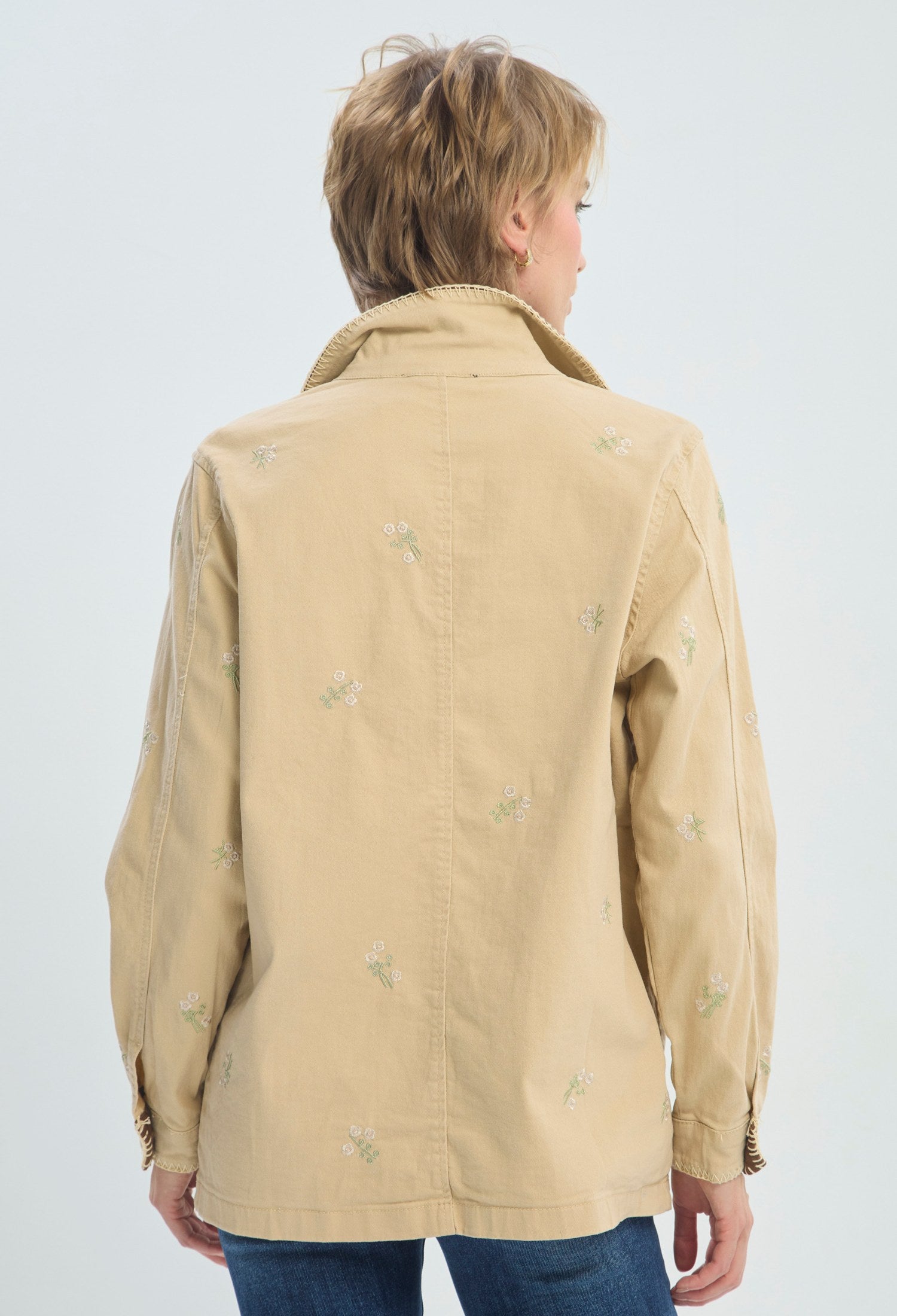 Chaqueta beige con flores bordadas y cuello en contraste marrón BYBLA - vista 2
