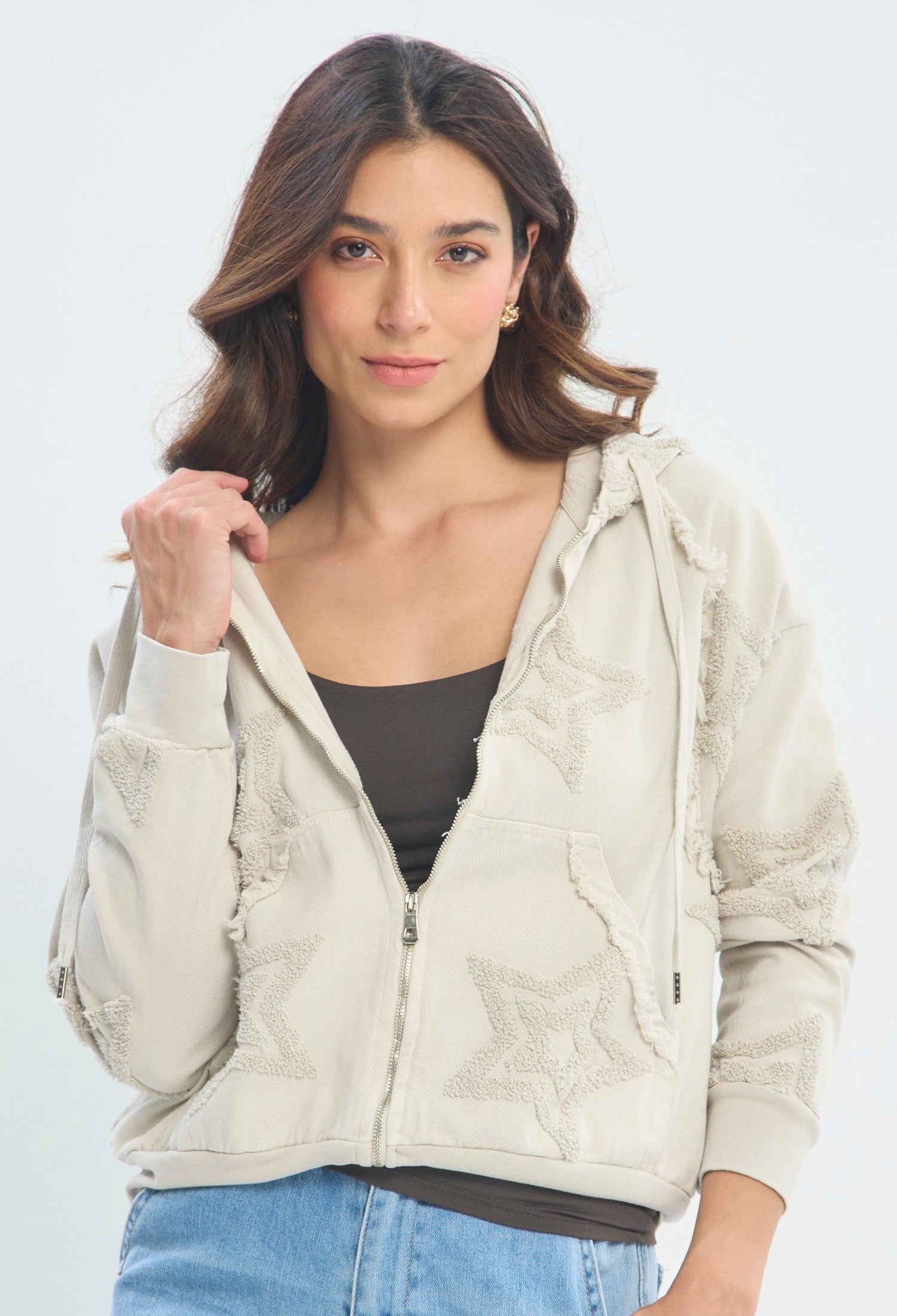 Chaqueta Capota Estrellas beige arena BYBLA