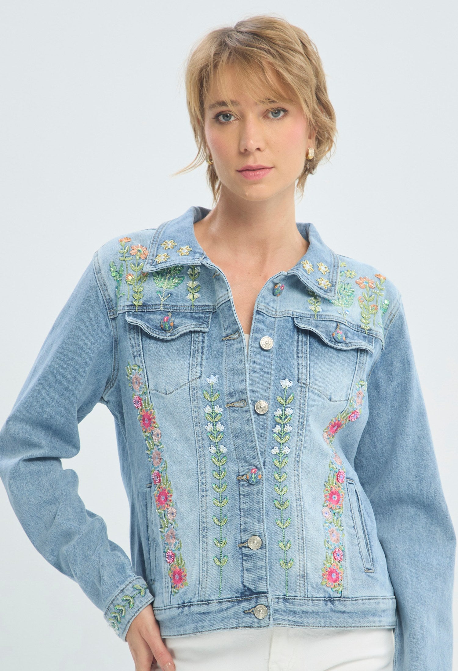 Chaqueta denim azul con flores bordadas multicolor BYBLA