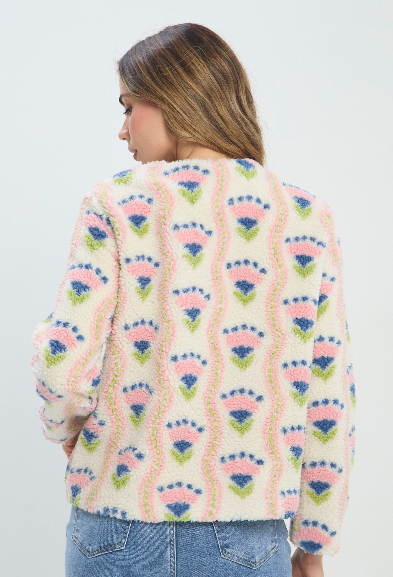Chaqueta corta multicolor en tejido afelpado con flores rosadas y azules - vista 3