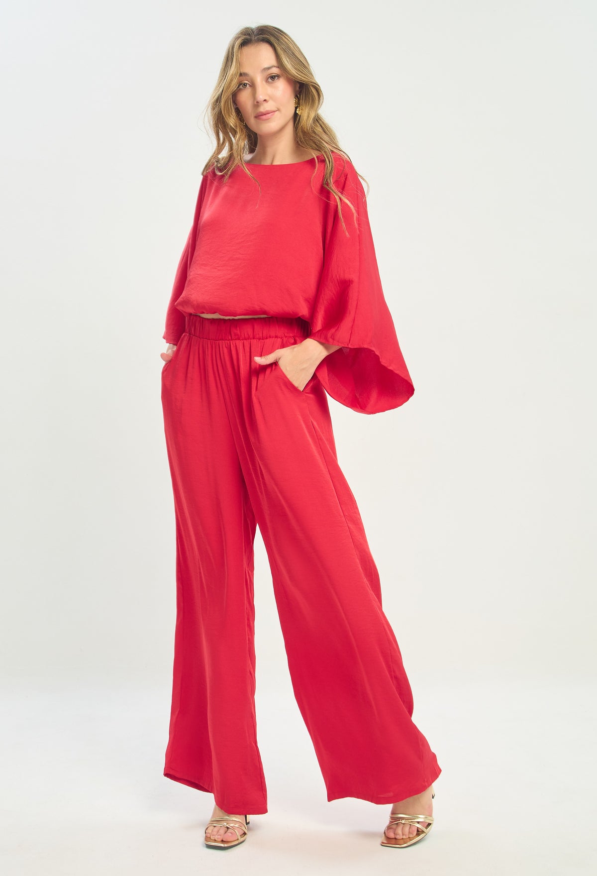 Conjunto Blusa Mangas Kimono y Pantalón Ancho Rojo BYBLA - vista 5