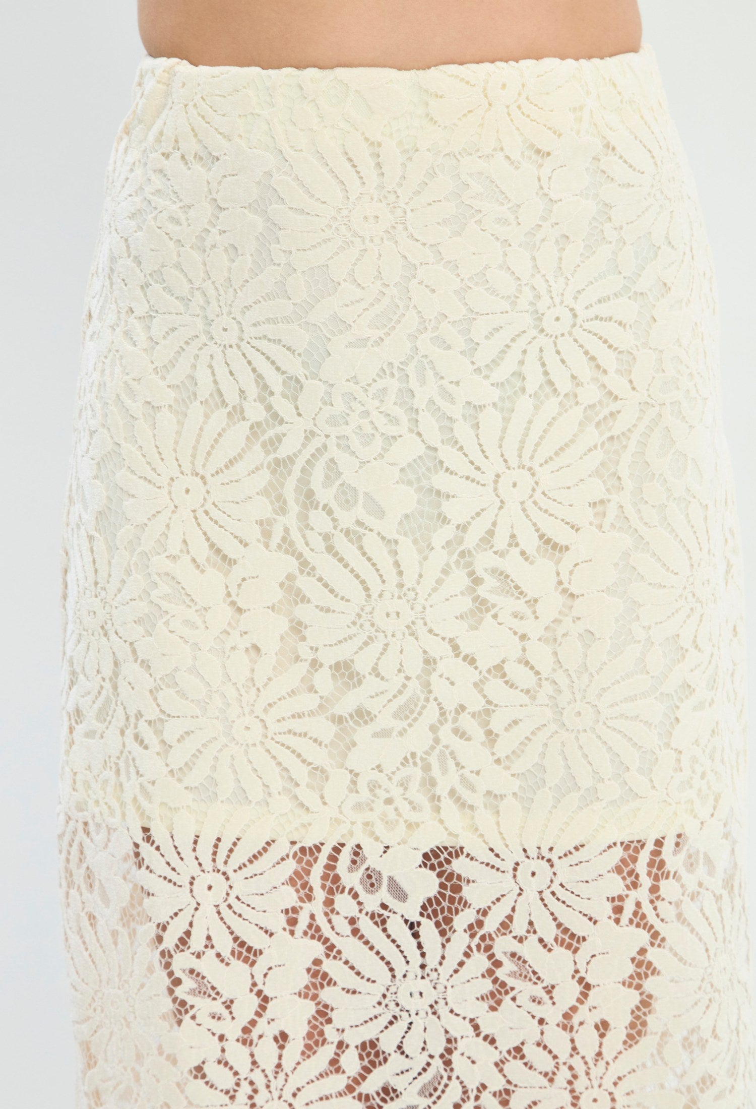 Falda Larga Encaje Floral crema sale BYBLA - vista 6