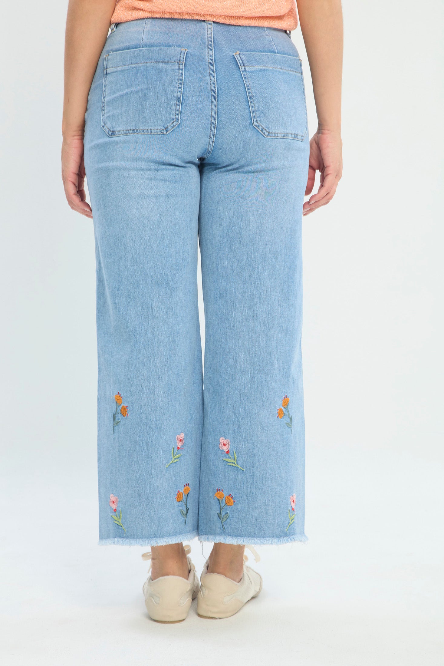 Jean con Bordados Laterales NEW