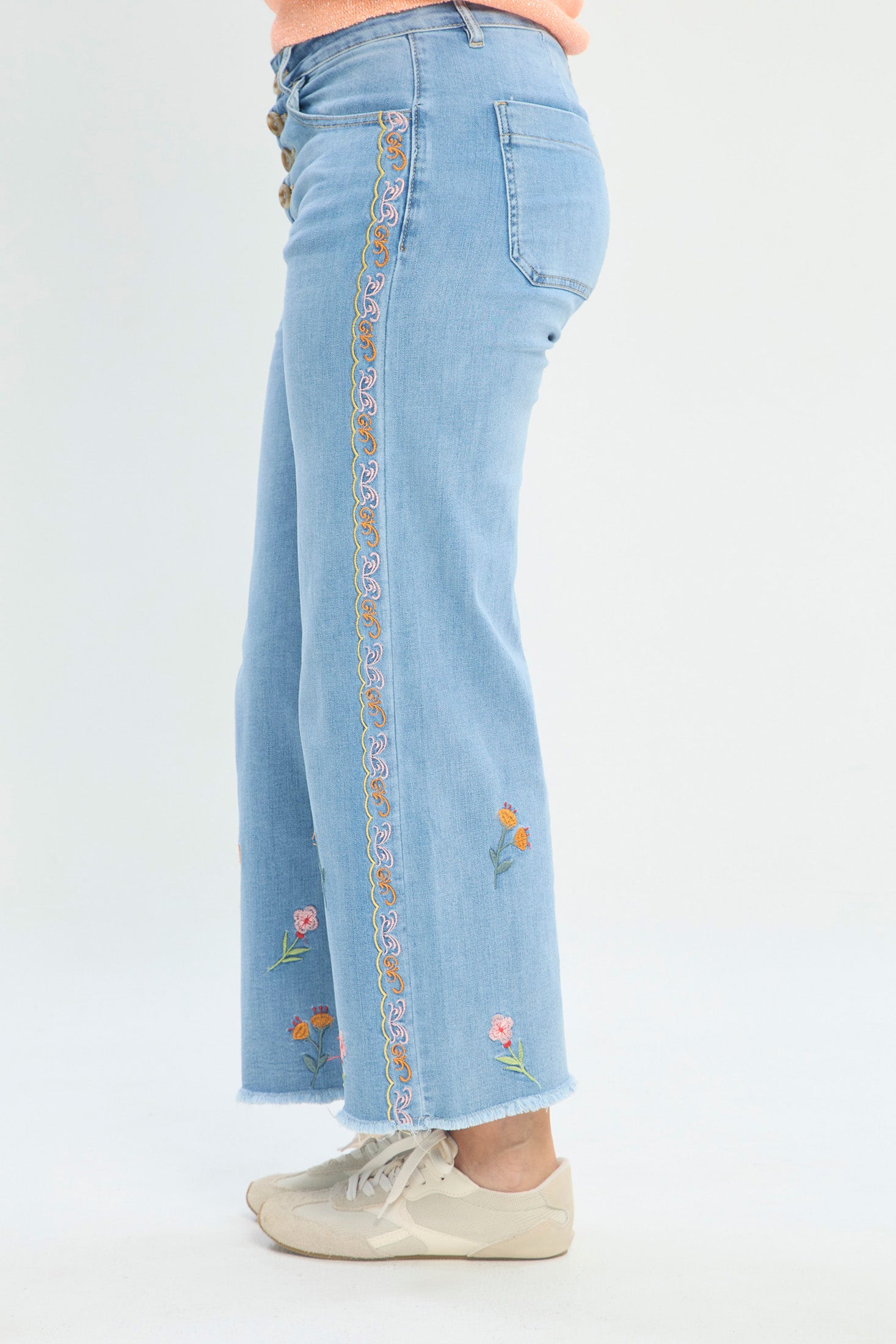 Jean con Bordados Laterales NEW