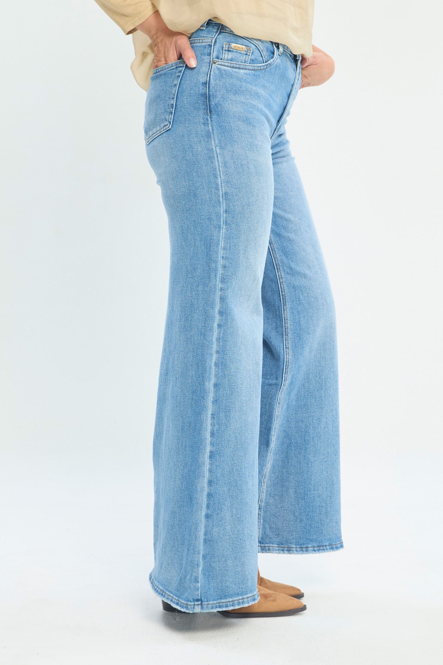 Jean Wide Leg NEW vista 3 - BYBLA Colombia