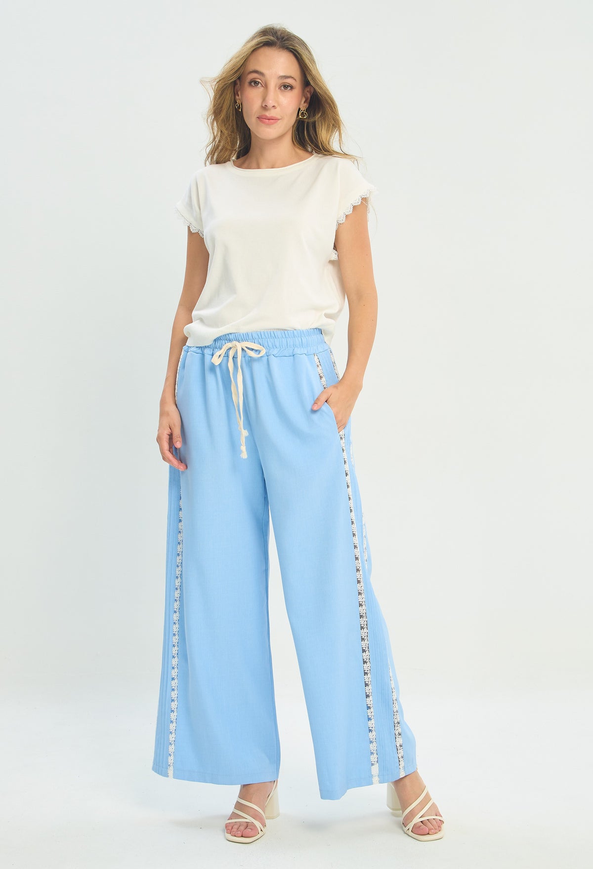 Pantalón Ancho Franja de Encaje Azul Cielo BYBLA