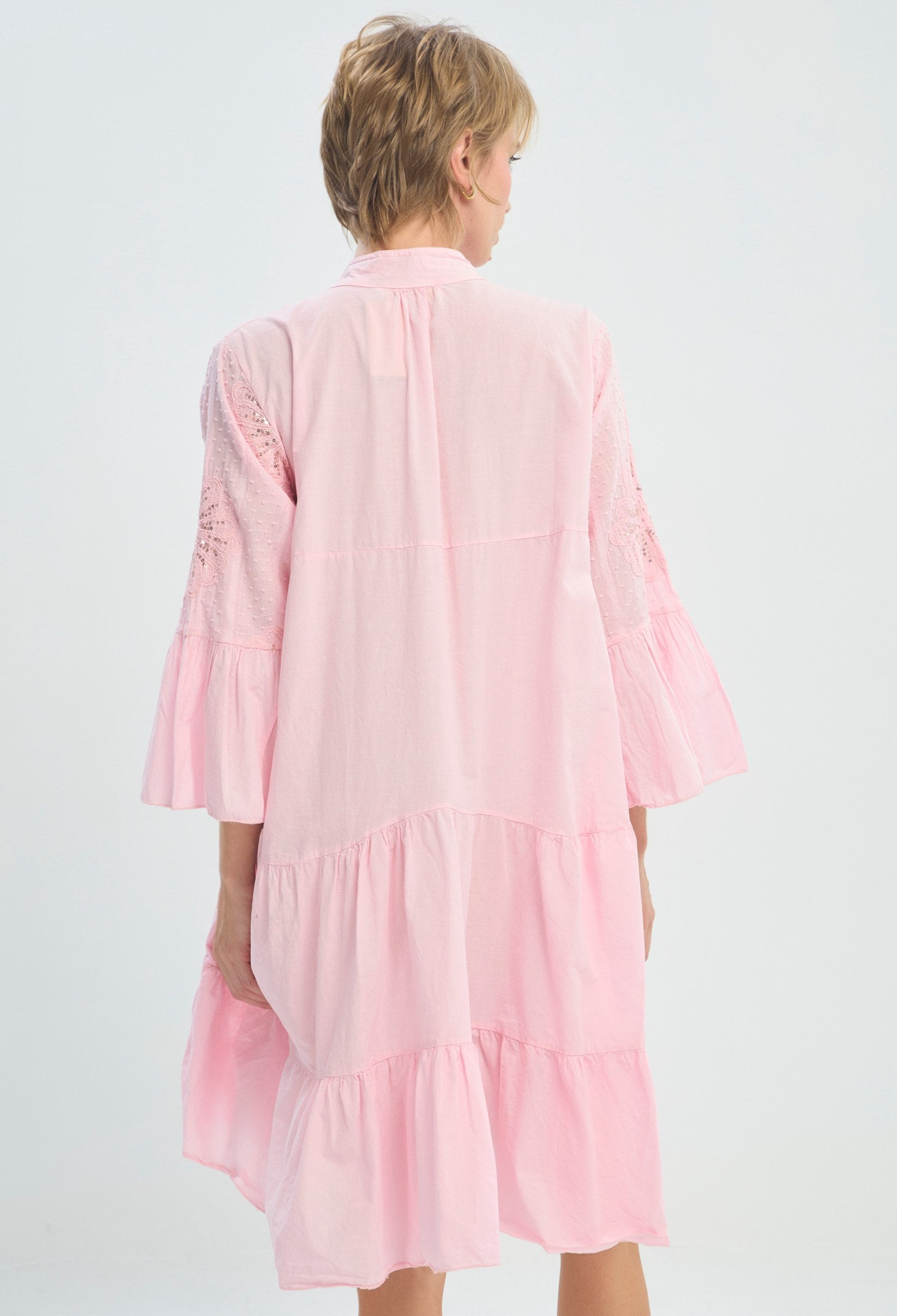 Vestido corto rosa en lino con bordado calado BYBLA - vista 3