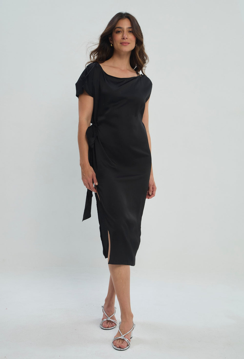 Vestido Largo Drapeado con Lazo negro sale BYBLA