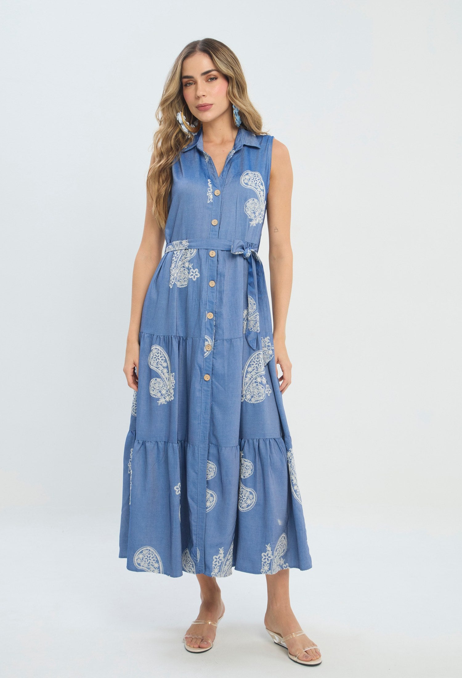 Vestido largo camisero azul con estampado cachemira y cinturón