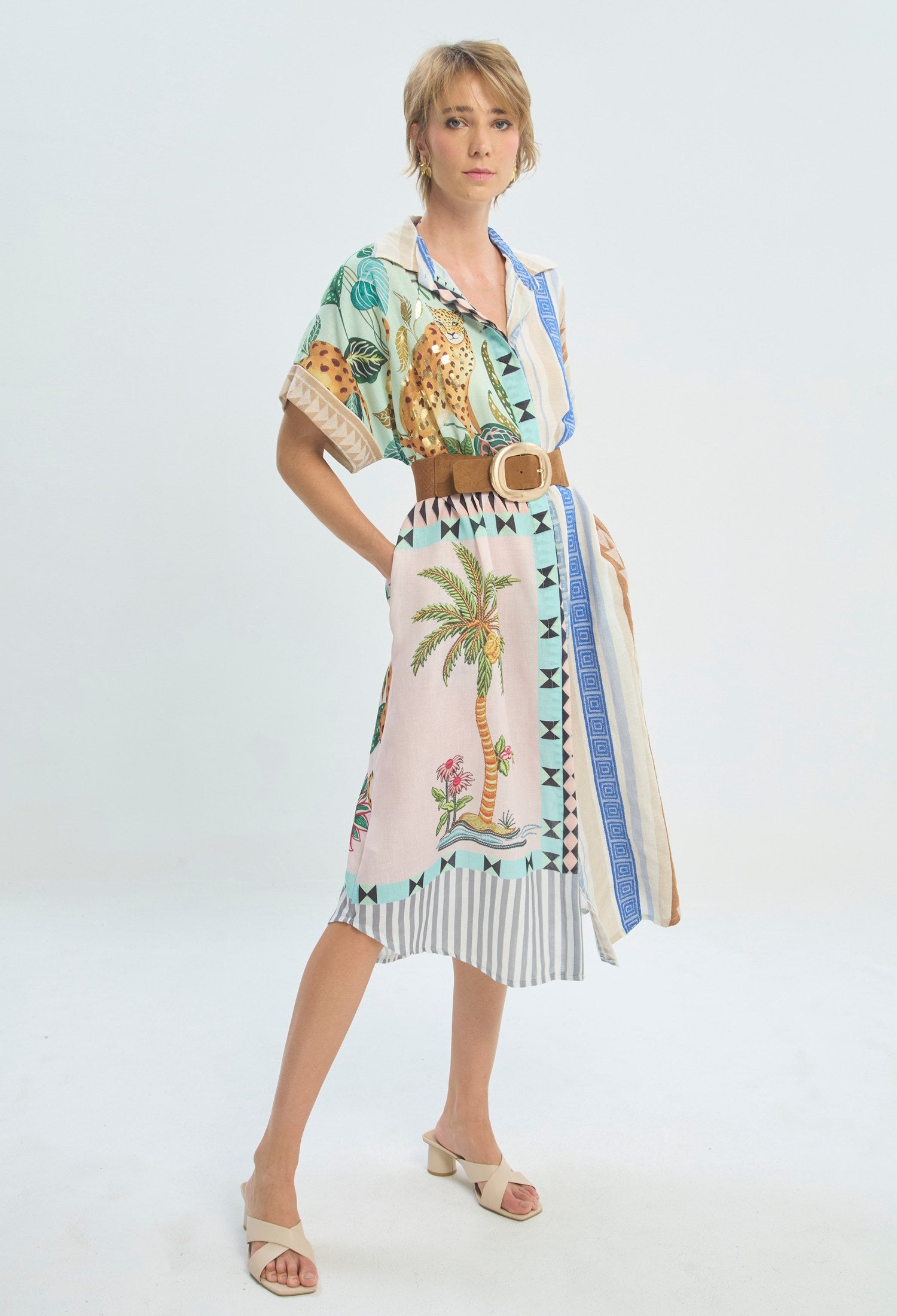 Vestido largo camisero con estampado tropical de palmeras y leopardos BYBLA - vista 5