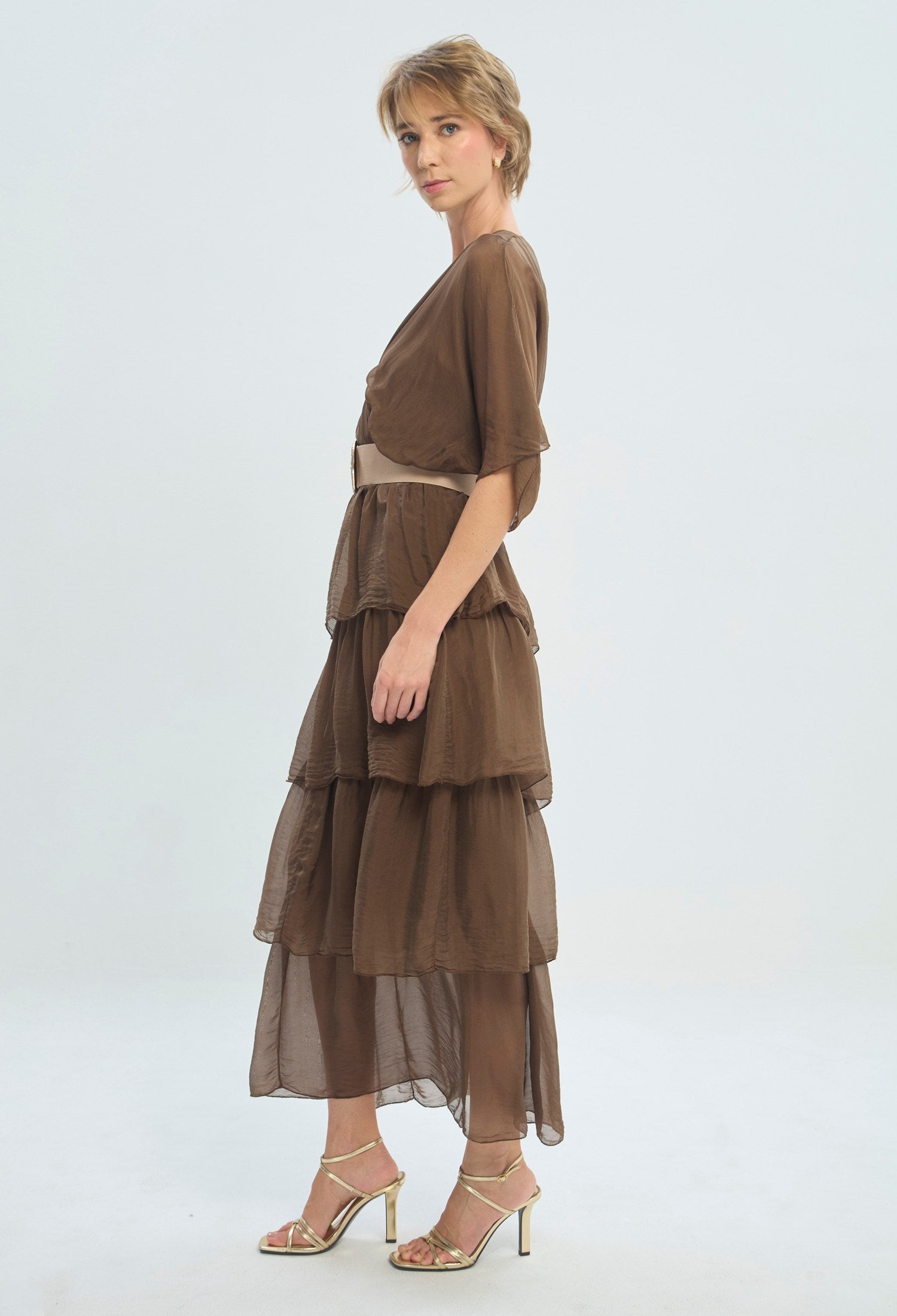 Vestido largo marrón con capas y escote cruzado BYBLA - vista 2