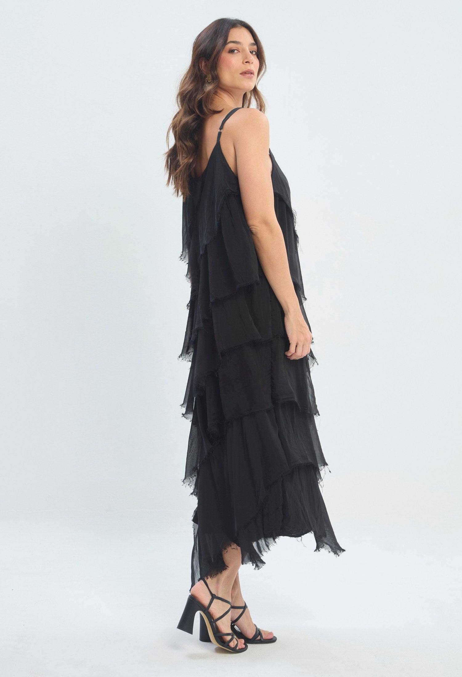 Vestido Largo Capas y Tirantes negro BYBLA - vista 4