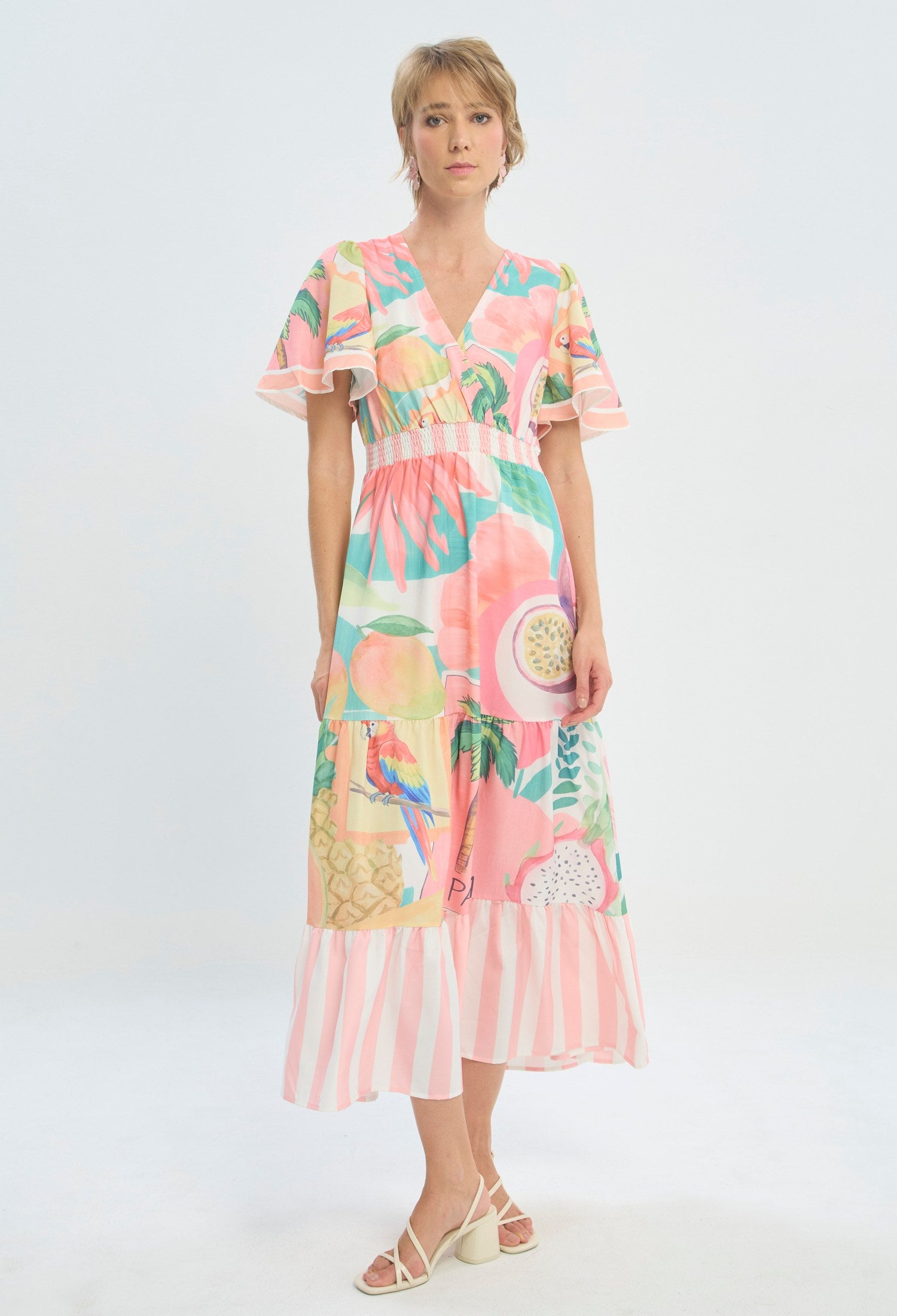Vestido largo con estampado tropical de frutas y guacamayas BYBLA