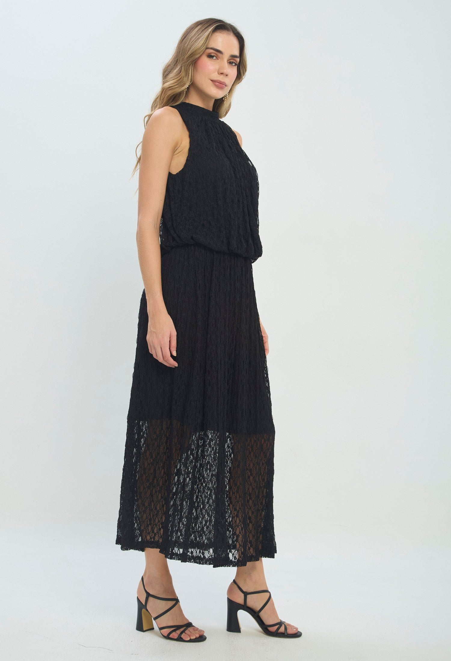 Vestido largo negro en encaje con cuello halter - vista 2