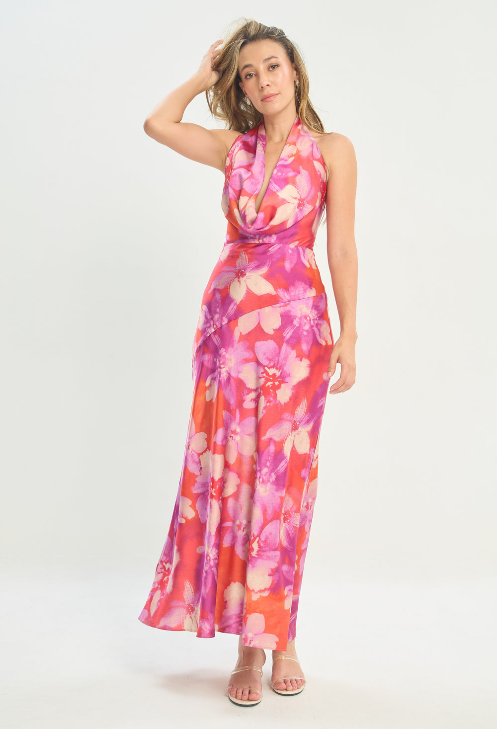 Vestido Largo Halter Satinado Flores Fucsia BYBLA