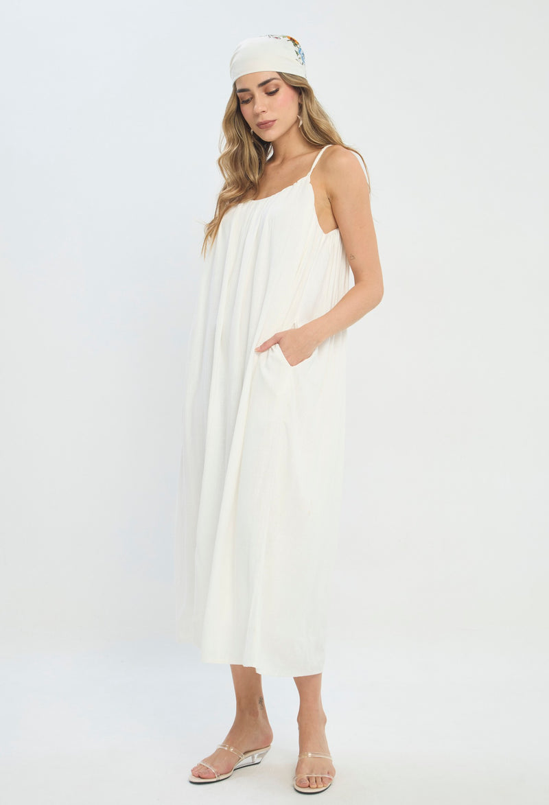 Vestido largo blanco con tirantes finos y silueta amplia - vista 2